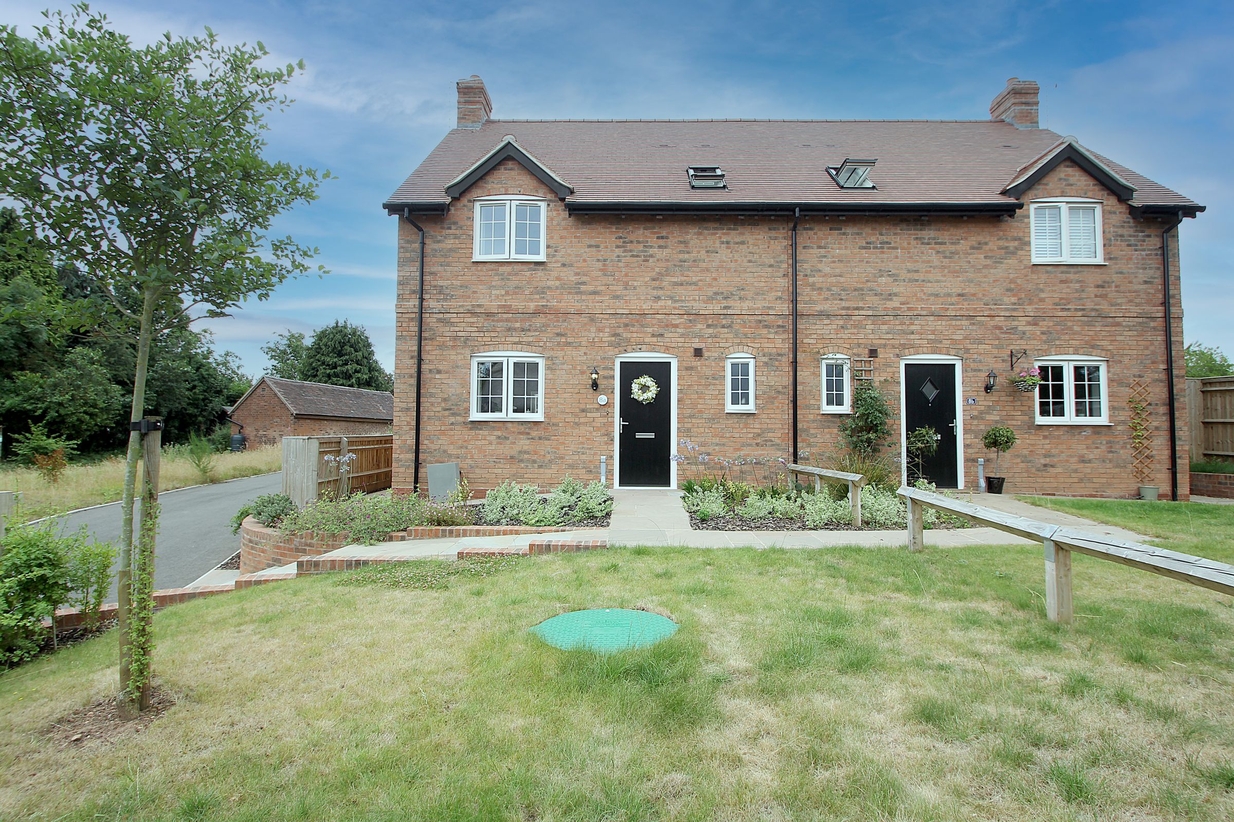 3 bed semidetached house for sale in Birmingham Road, Stoneleigh