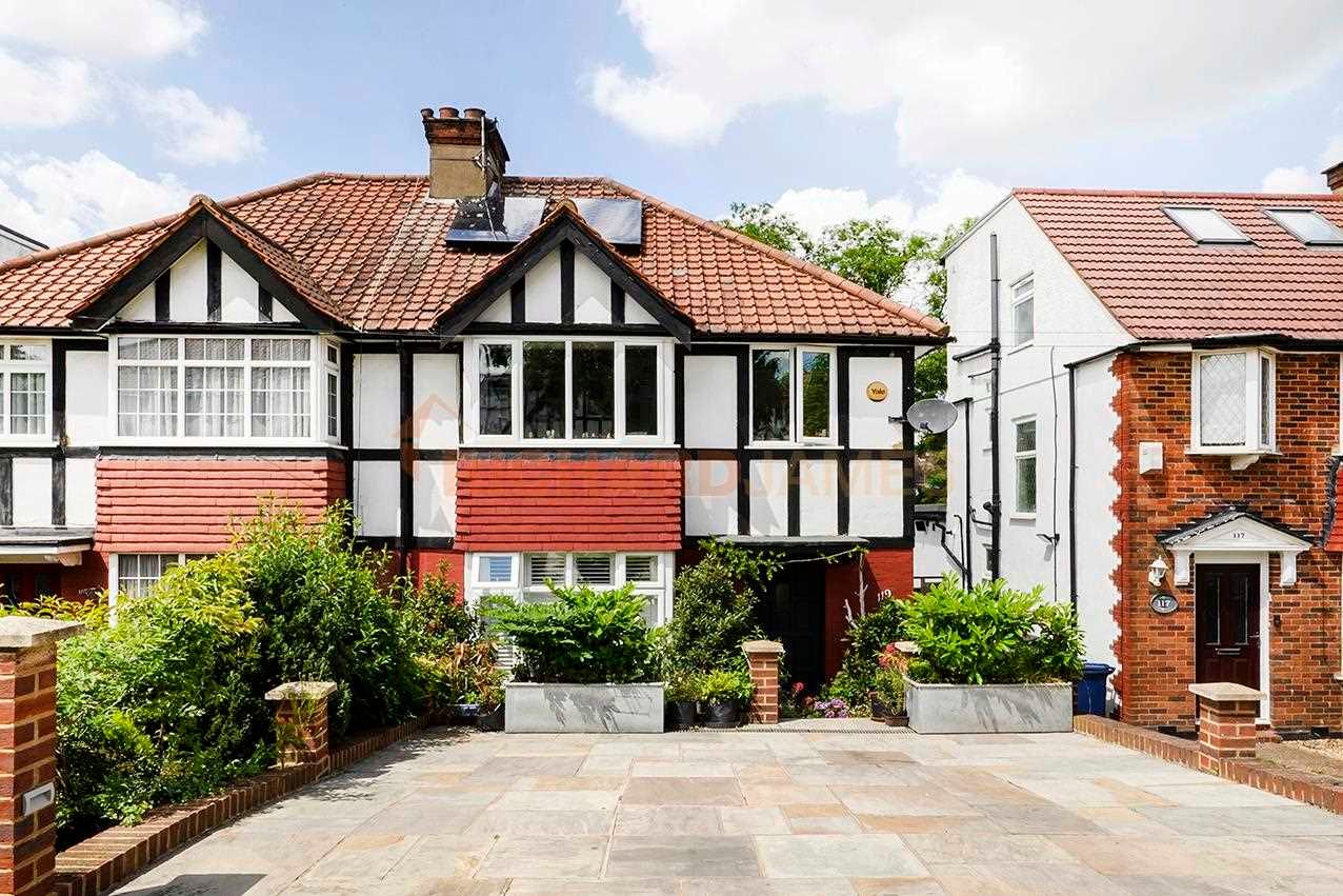 3 bed property for sale in Farm Road, Edgware HA8 Zoopla