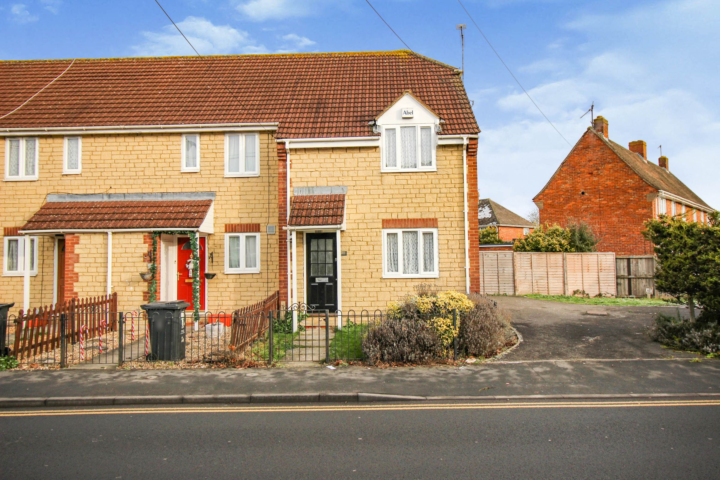 3 bed end terrace house to rent in Ermin Street, Stratton St. Margaret