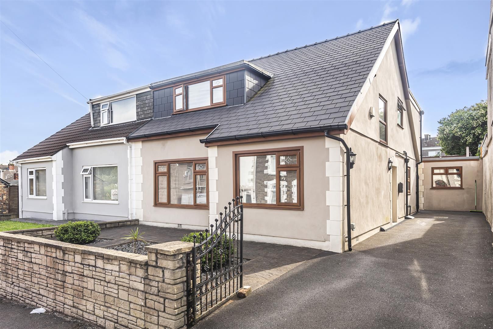 3 bed semidetached bungalow for sale in Compass Street, Manselton