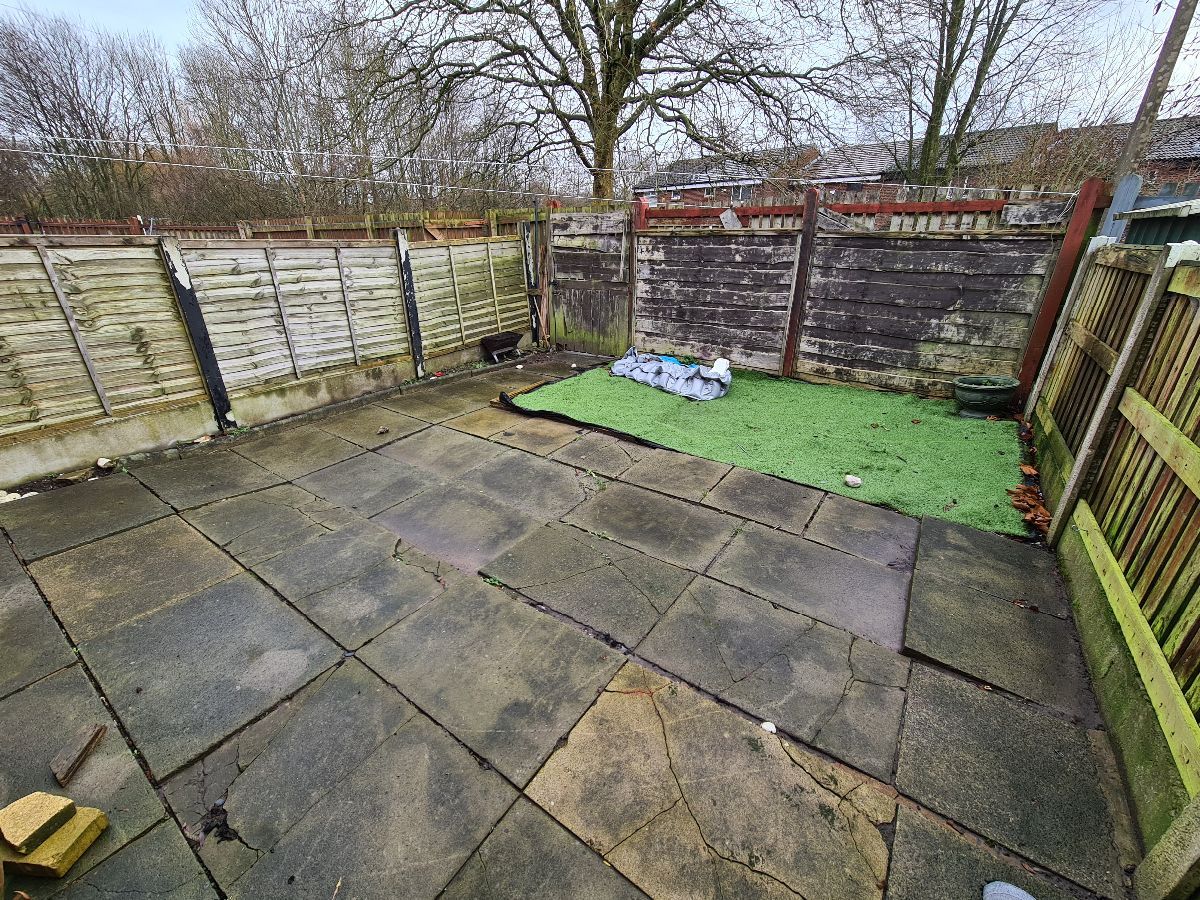 4 bed town house for sale in Chedworth Crescent, Little Hulton