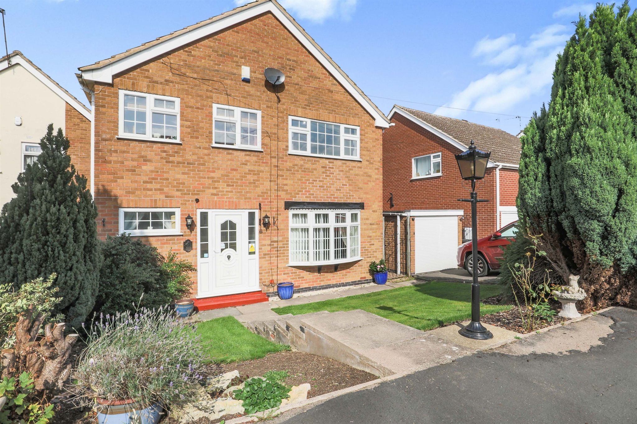 3 bed linkdetached house for sale in Prince Drive, Oadby, Leicester