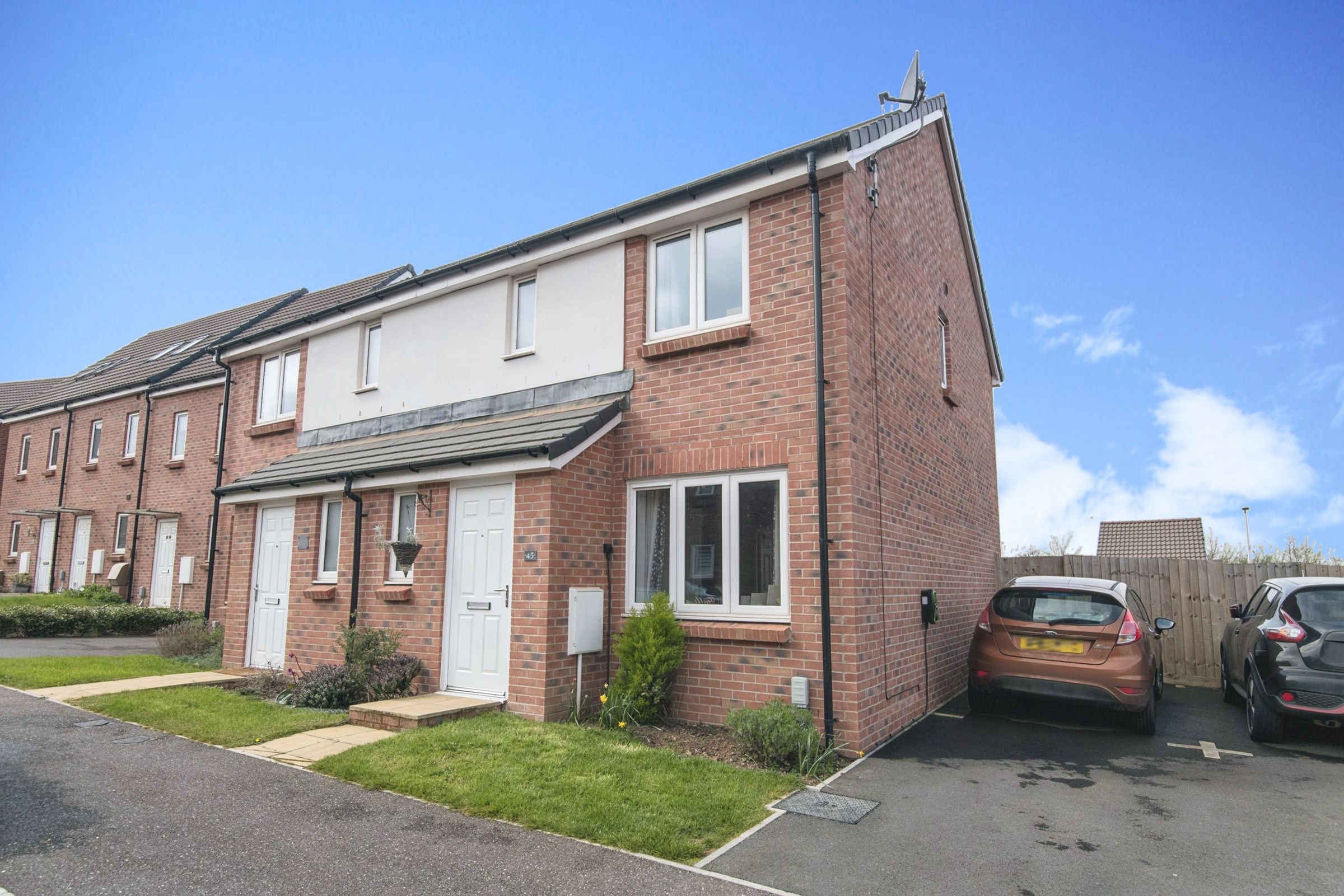3 bed semidetached house for sale in Sweet Chestnut, Cranbrook, Exeter
