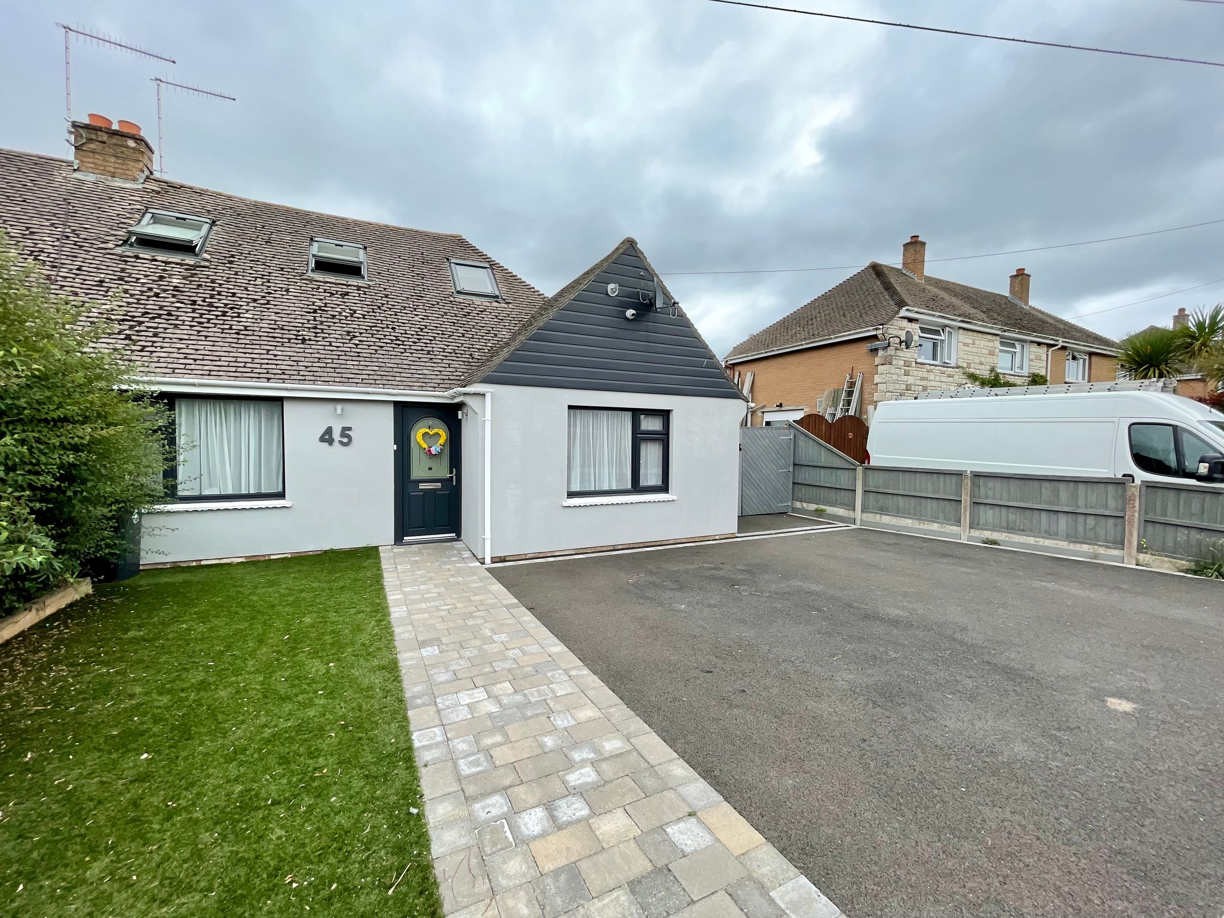 3 bed semidetached house for sale in Pinewood Road, Upton, Poole BH16