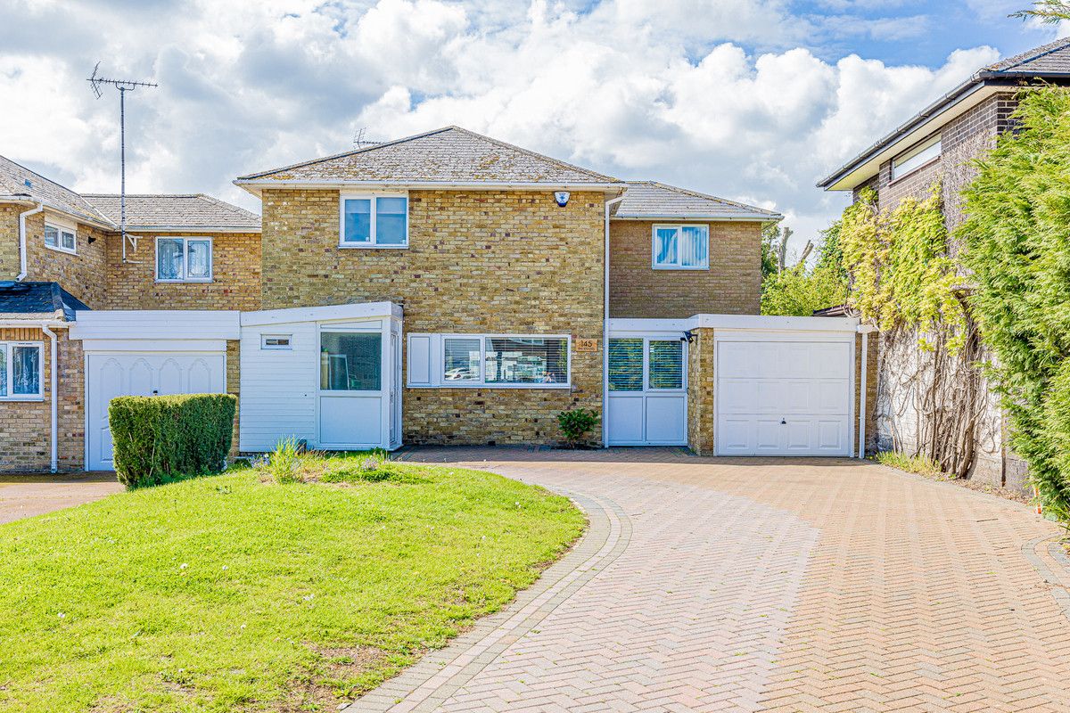 3 bed detached house for sale in The Knares, Basildon SS16 Zoopla