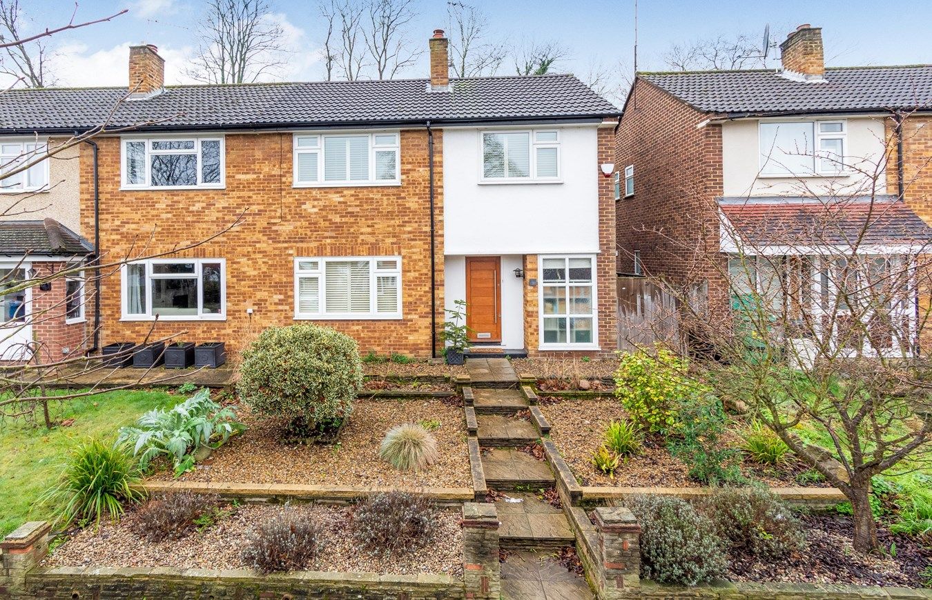 3 bed semidetached house for sale in Ravensbourne Avenue, Bromley BR2