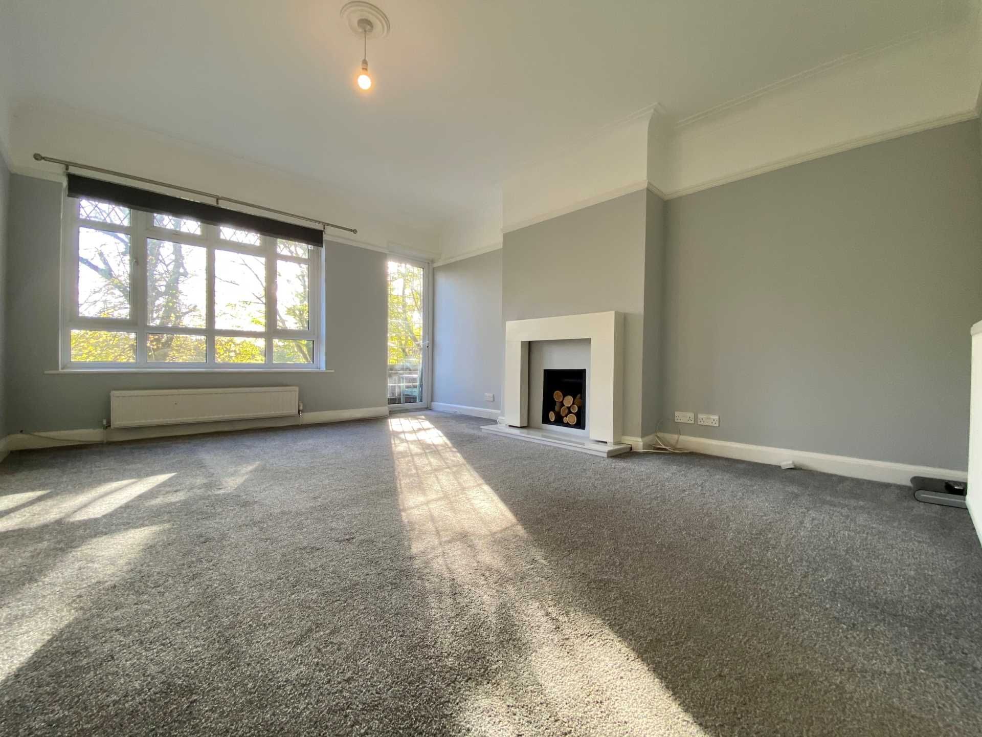 2 bed flat to rent in South Street, Epsom KT18 Zoopla