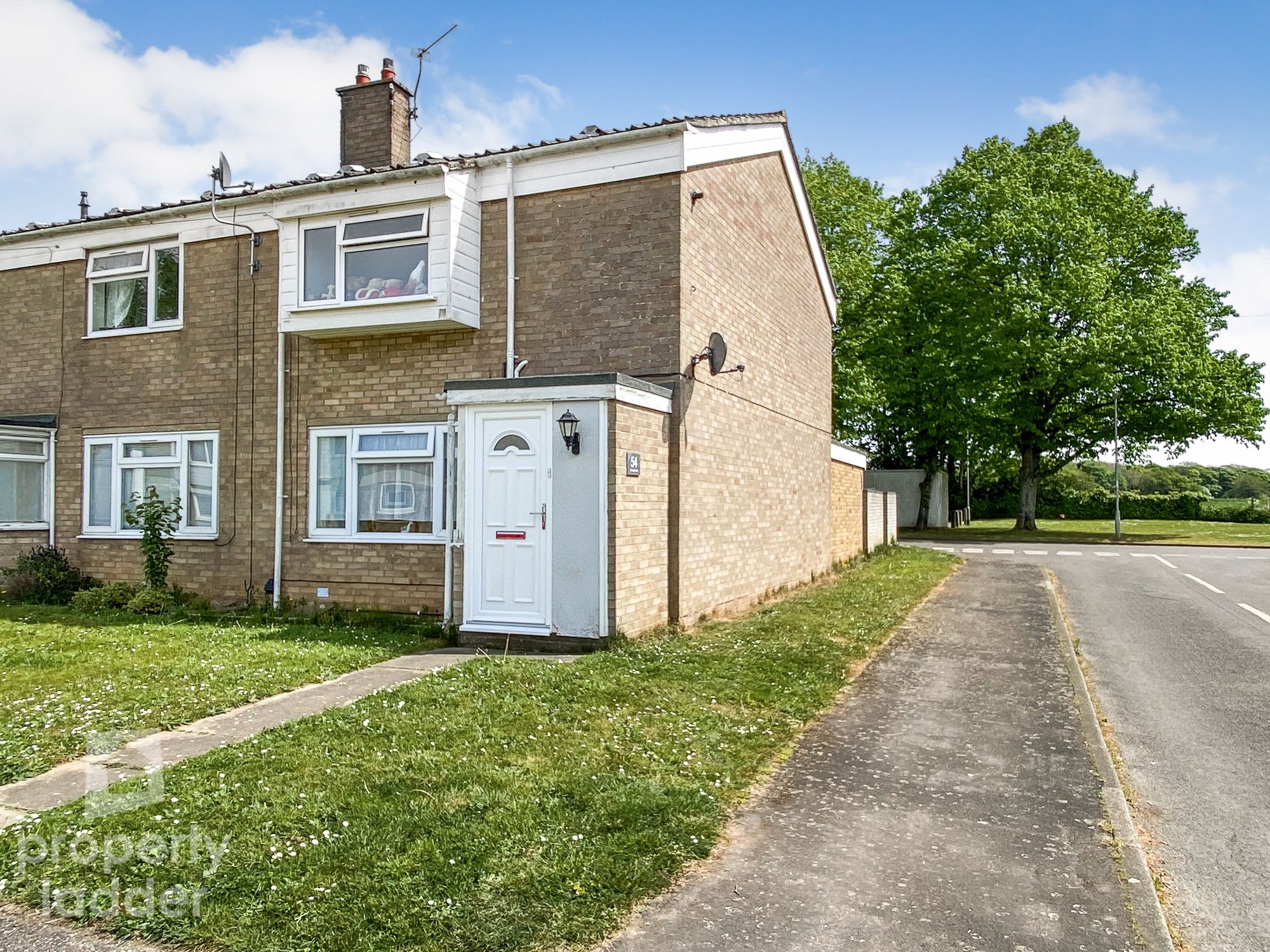 2 bed end terrace house for sale in Ormesby Road, Badersfield, Norwich