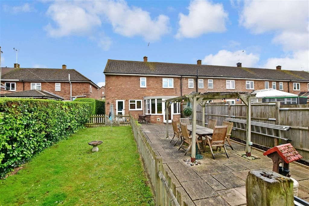 3 bed end terrace house for sale in Saltings Road, Snodland, Kent ME6