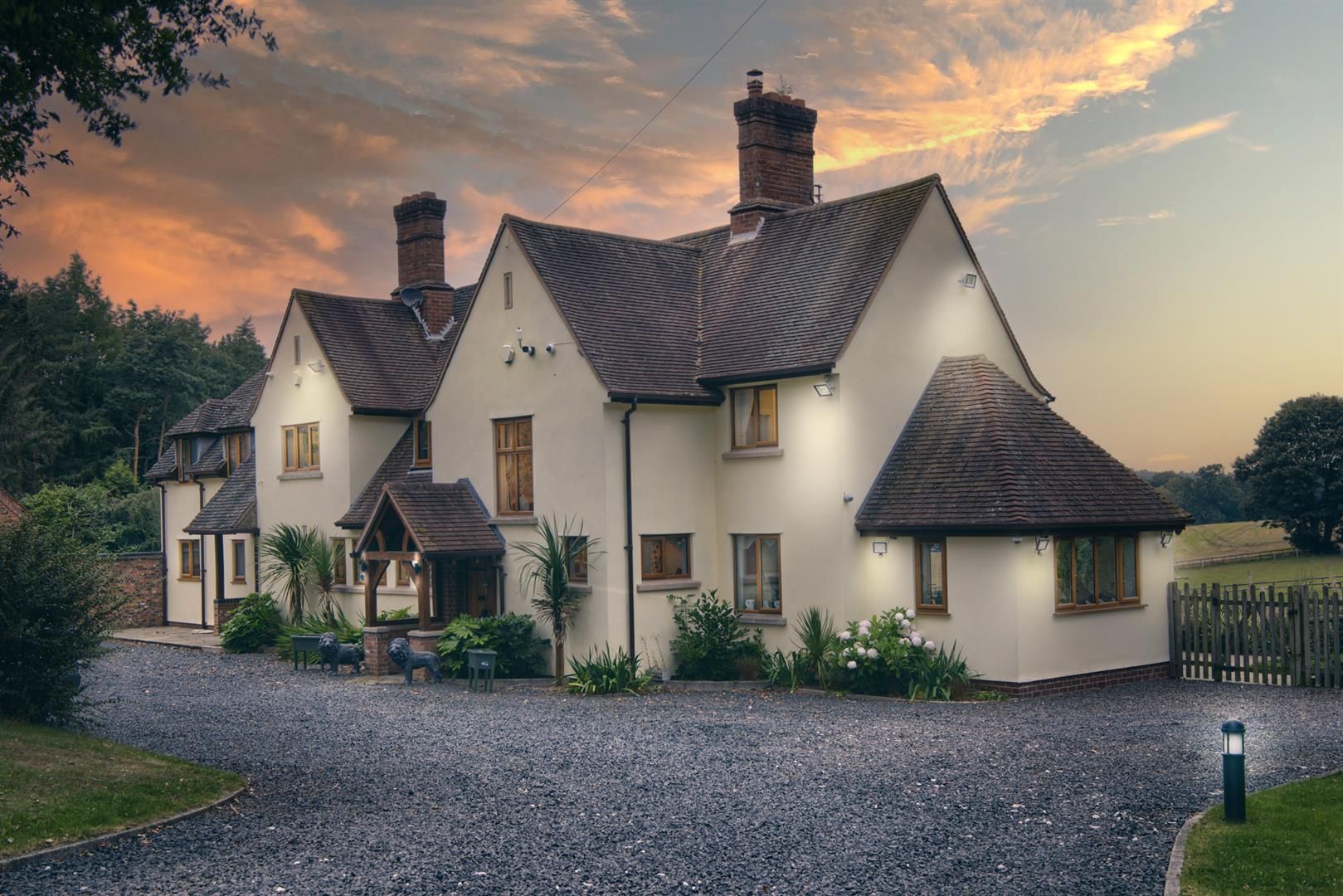 5 bed detached house for sale in Belbroughton Road, Blakedown