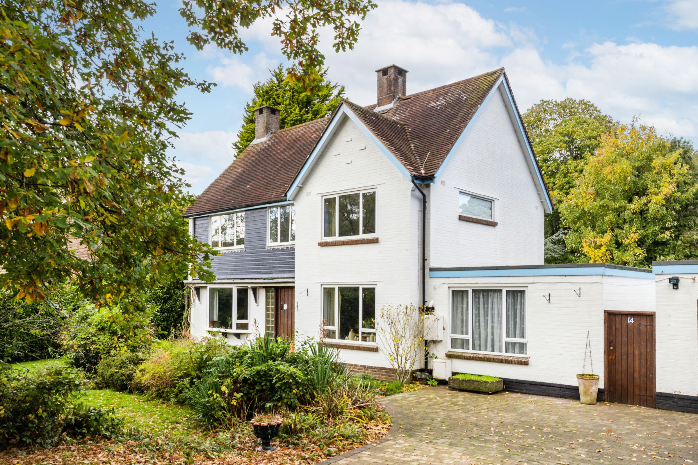 5 bed detached house for sale in Mount Close, Crawley RH10 Zoopla