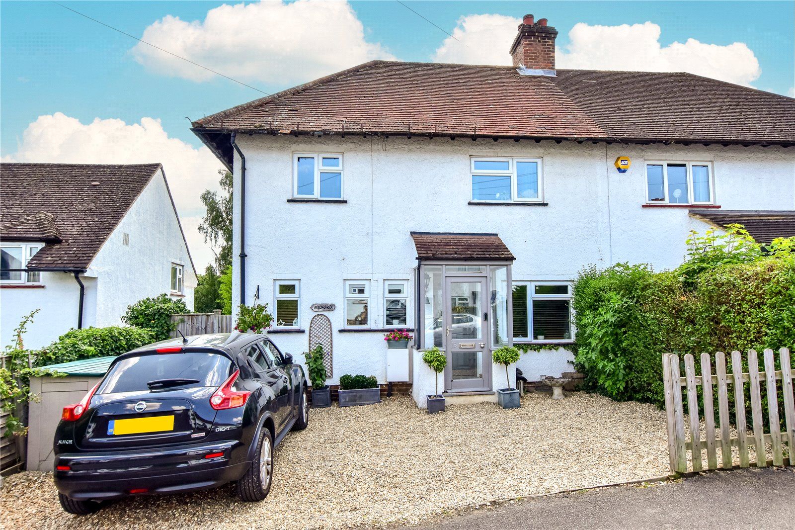 3 bed semidetached house for sale in Capell Road, Chorleywood