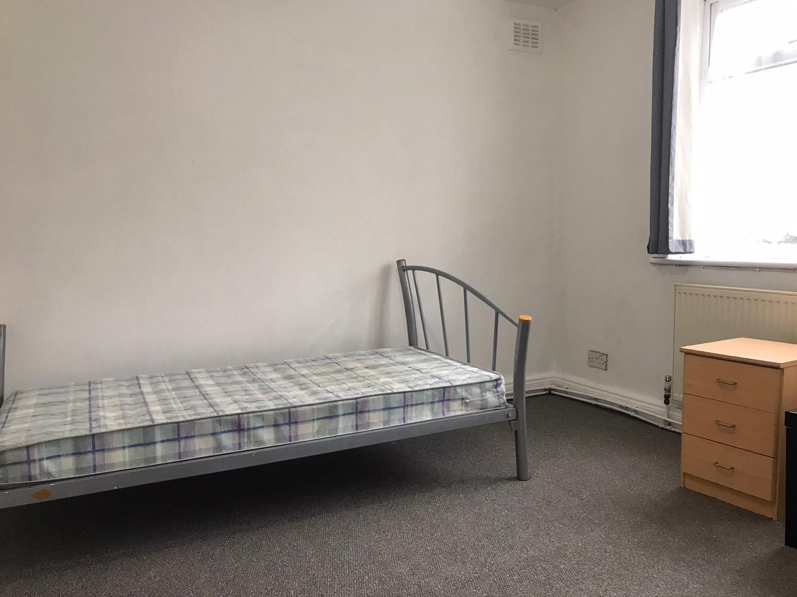 2 bed flat to rent in Sunbury Road, Willenhall, Coventry CV3 Zoopla