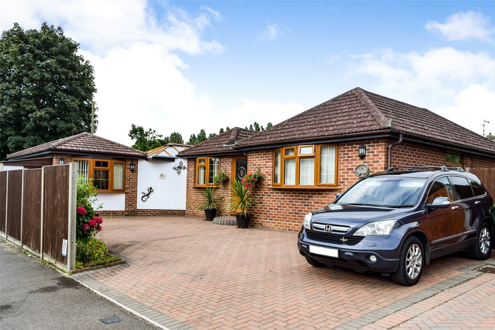 3 bed bungalow for sale in Field Way, Aldershot, Hampshire GU12 Zoopla