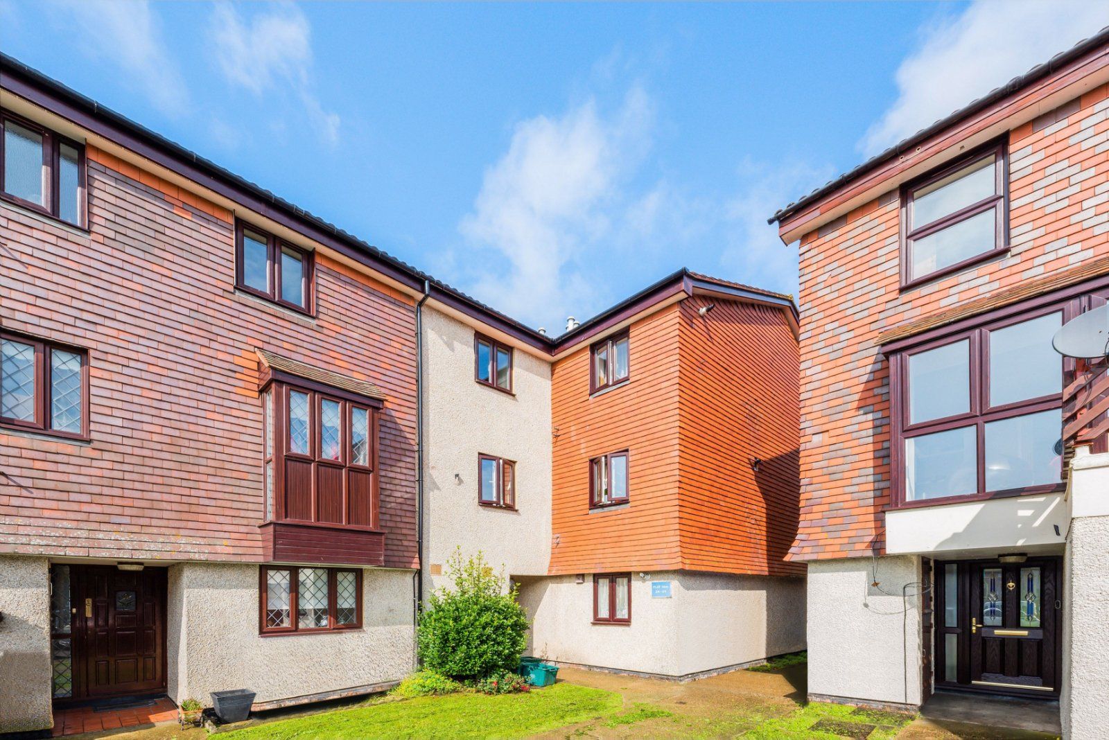 Derwent Road, Raynes Park, London SW20  