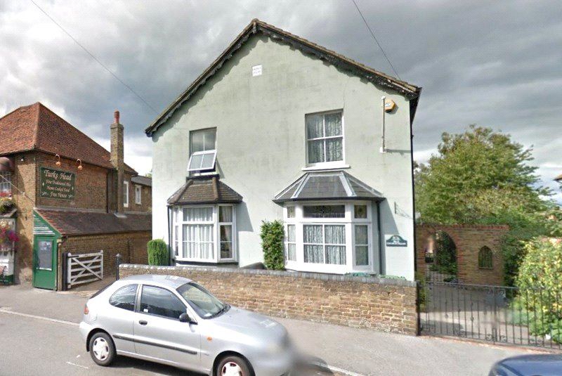 2 bed semidetached house for sale in Church Villas, The Broadway