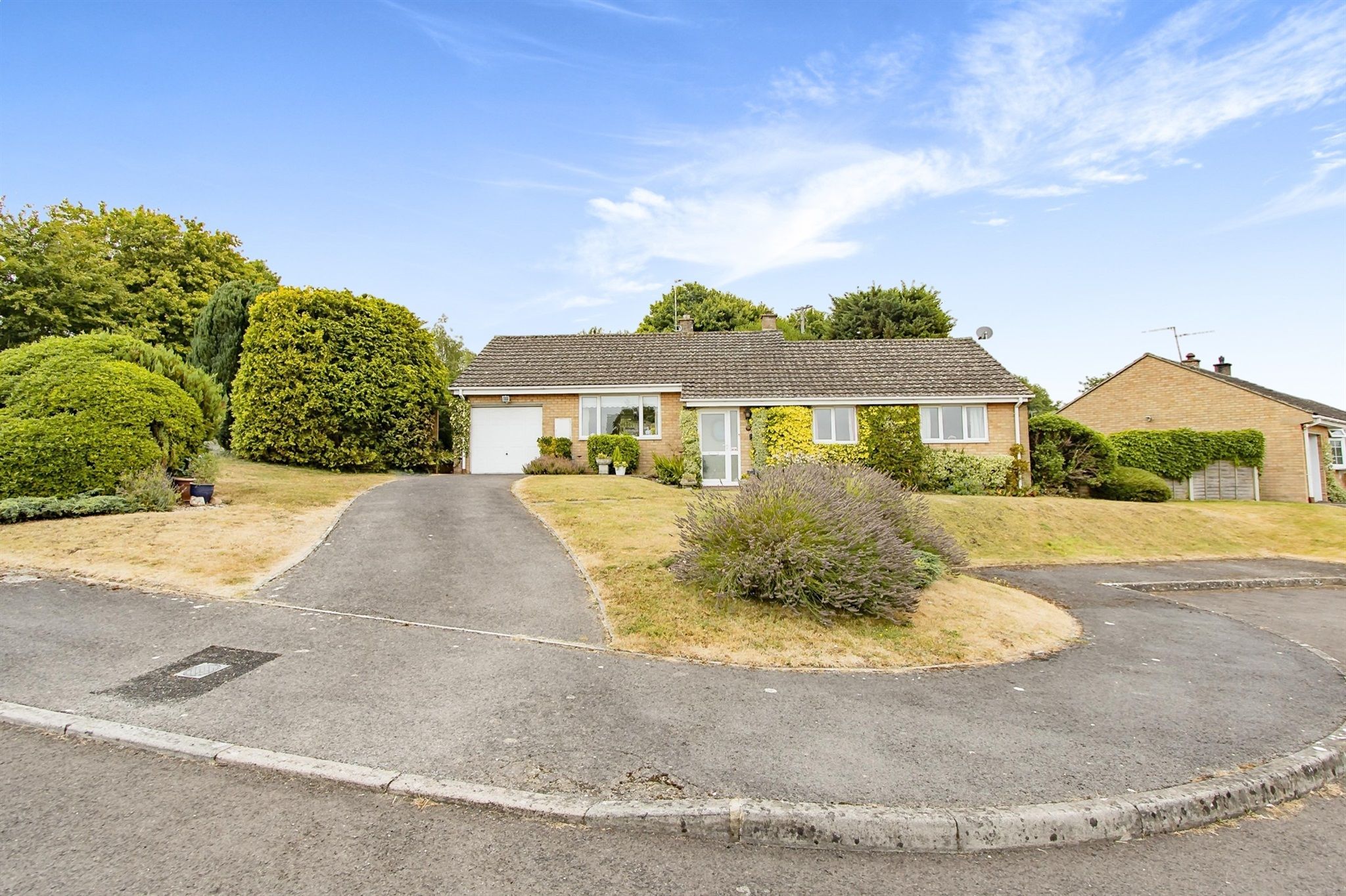 3 bed detached bungalow for sale in Highfield Rise, Shrewton, Salisbury