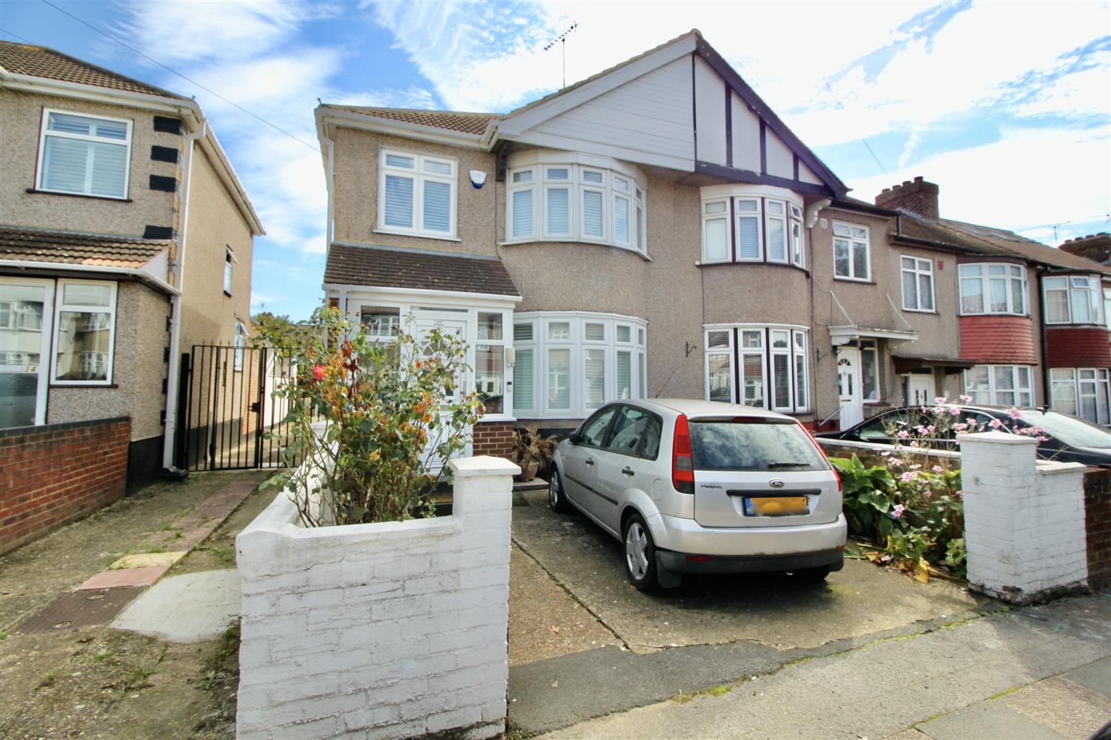 3 bed end terrace house for sale in Rosecroft Road, Southall UB1 Zoopla