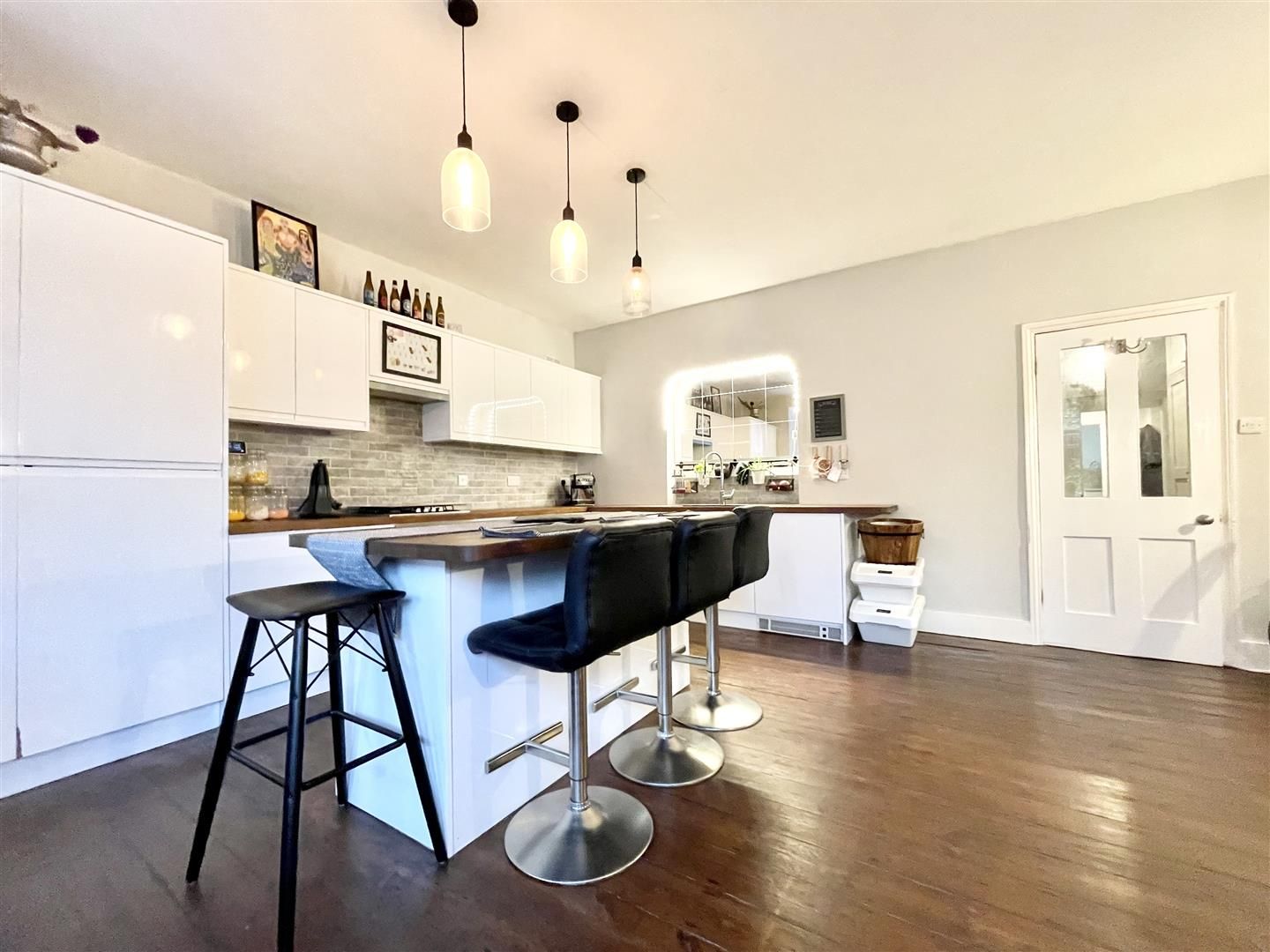 2 bed flat for sale in Grosvenor Gardens, St. LeonardsOnSea TN38 Zoopla