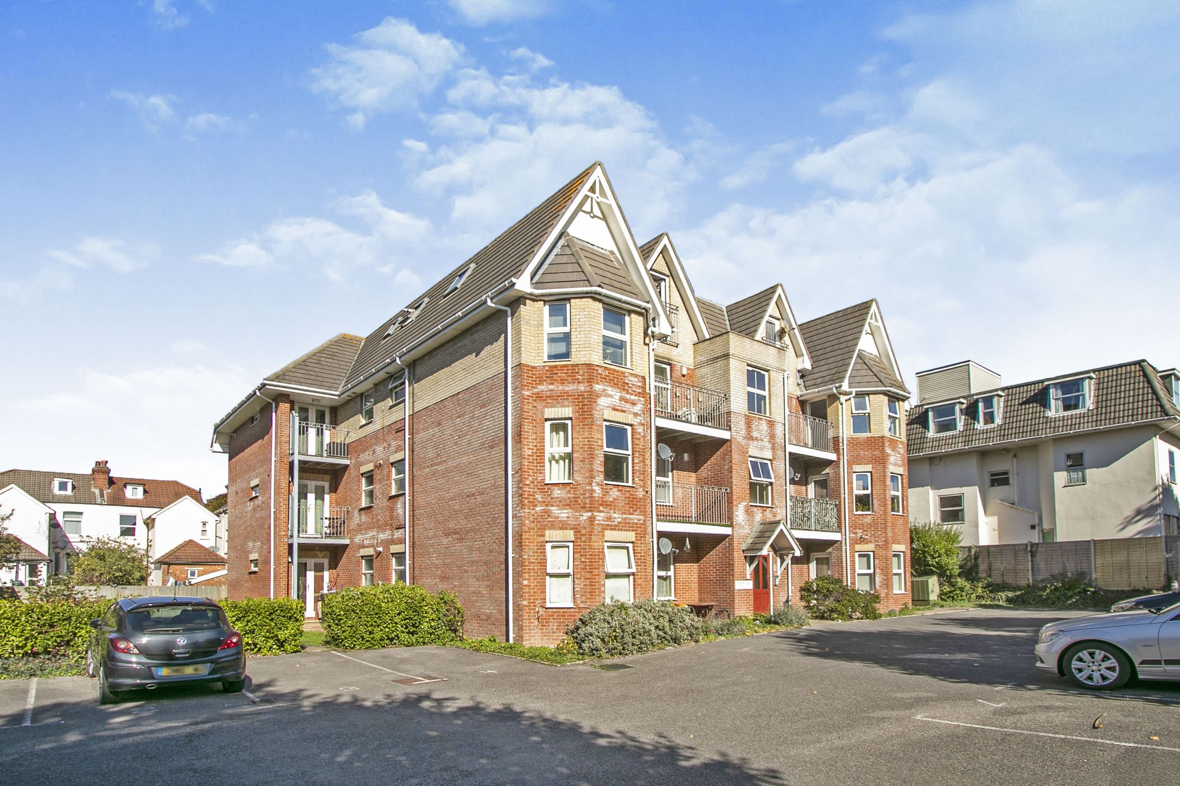 2 bed flat for sale in Florence Road, Bournemouth BH5 Zoopla