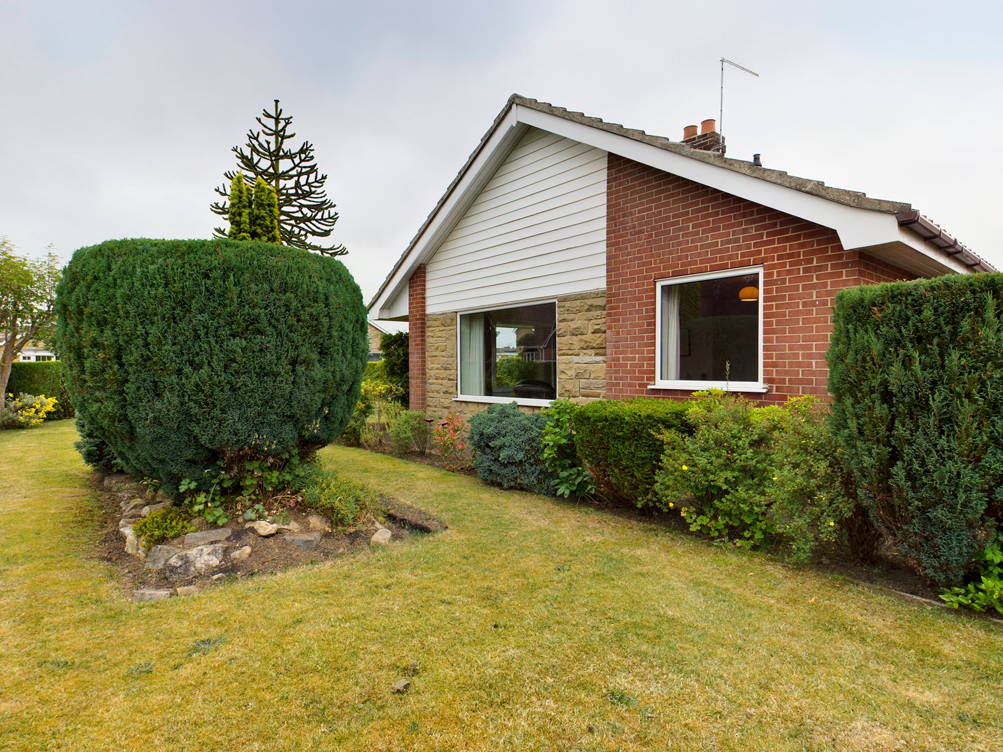 2 bed bungalow for sale in Ripon Way, Carlton Miniott, Thirsk YO7 Zoopla