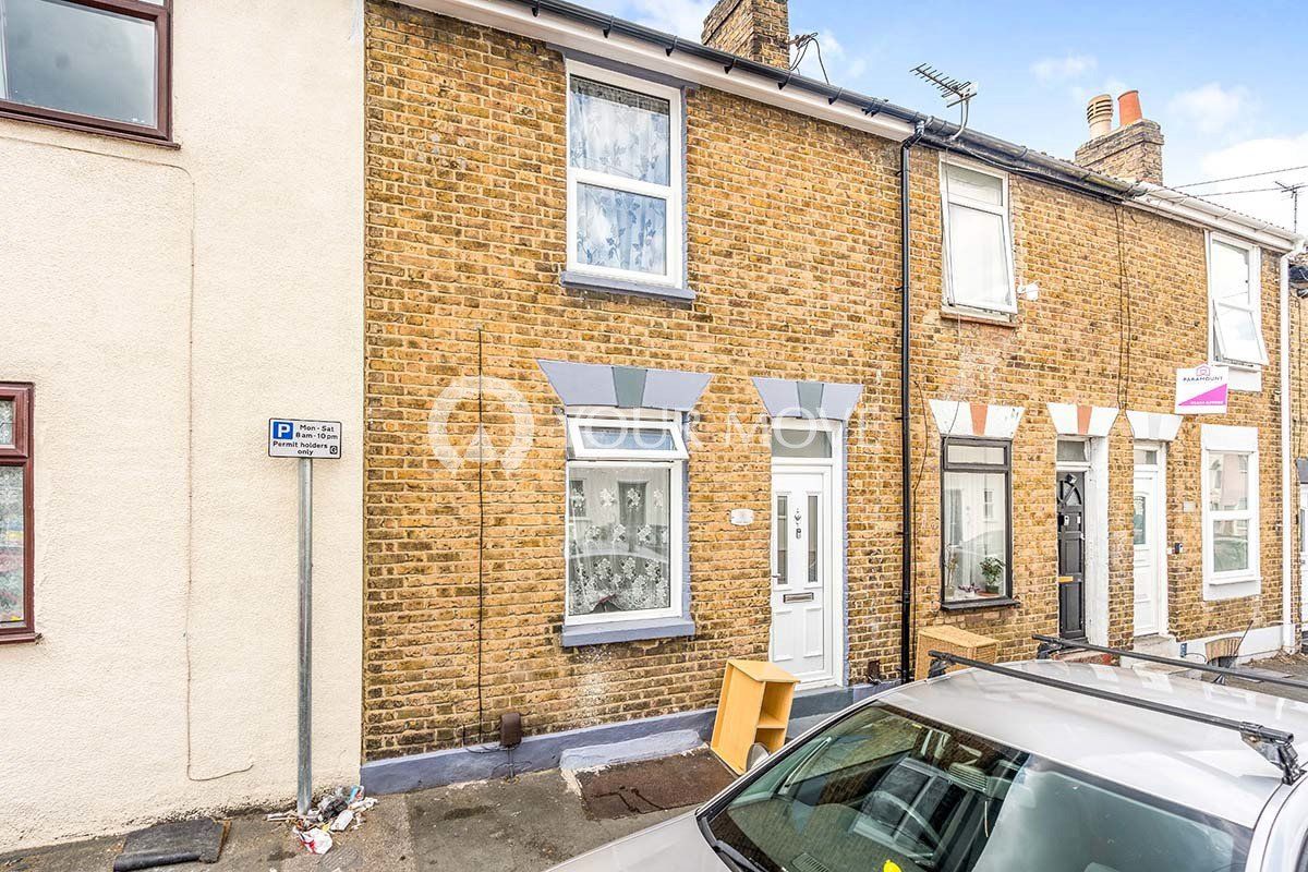 3 bed terraced house for sale in Fox Street, Gillingham, Kent ME7 Zoopla