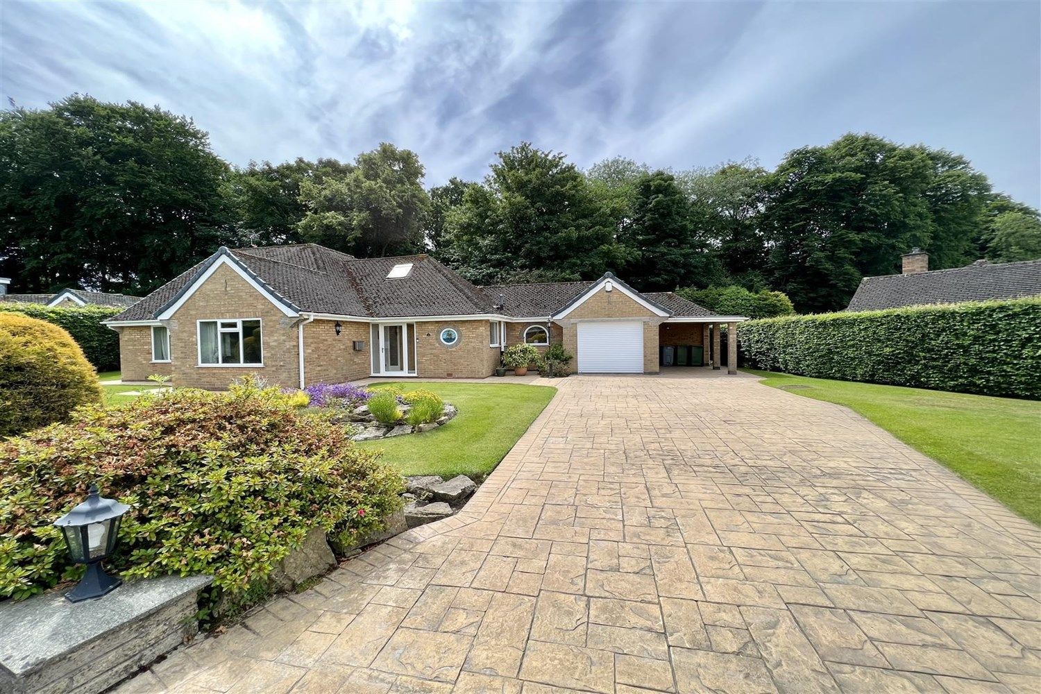 4 bed detached bungalow for sale in Warren Lea, Poynton, Stockport SK12