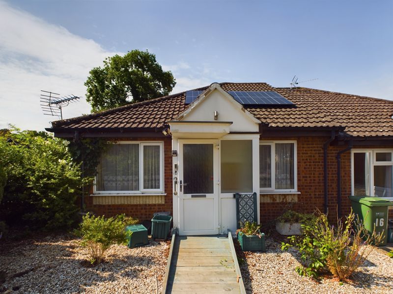 2 bed bungalow for sale in Partridge Close, Stonehouse GL10 Zoopla