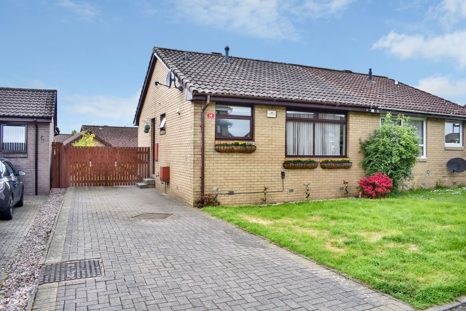 2 bed bungalow for sale in Elm Park, Blackburn, Bathgate, West Lothian
