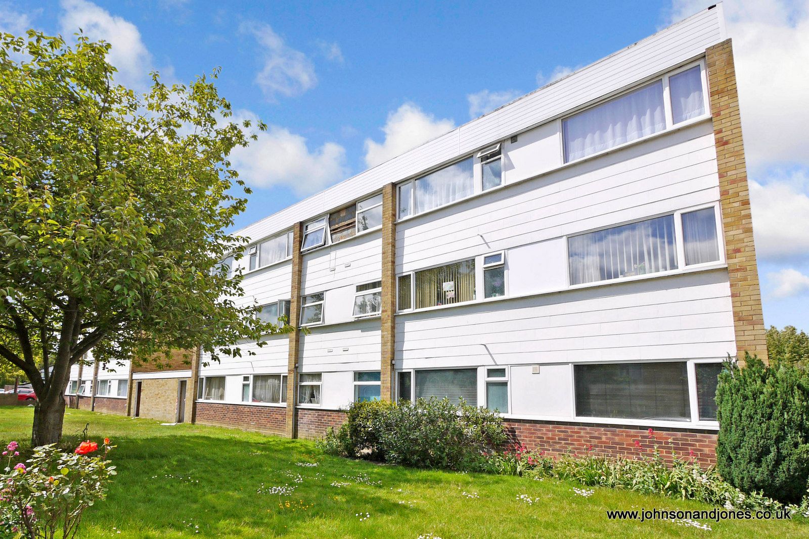 2 bed flat for sale in Hazelbank Court, Chertsey KT16 Zoopla