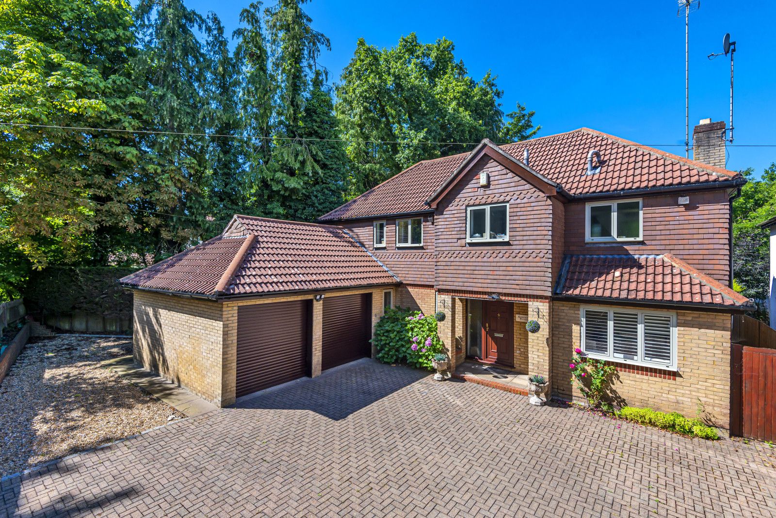 5 bed detached house for sale in Kettlewell Hill, Woking, Surrey GU21