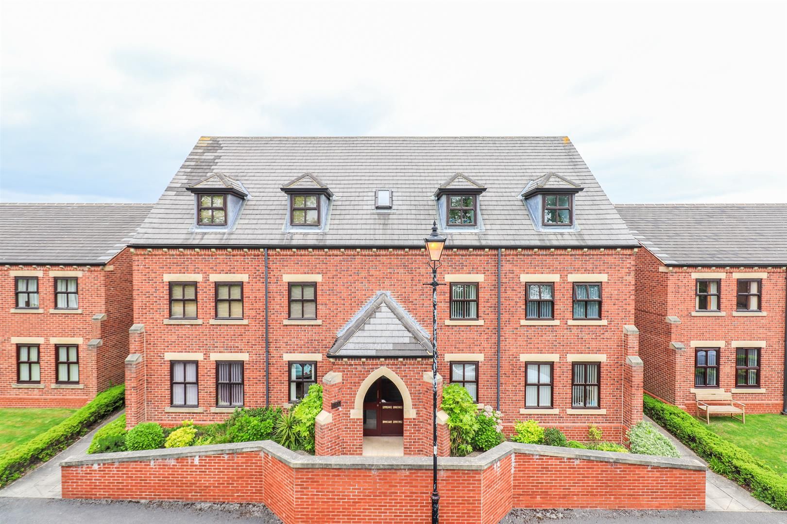 3 bed flat for sale in St. Peters Court, Horbury, Wakefield WF4 Zoopla