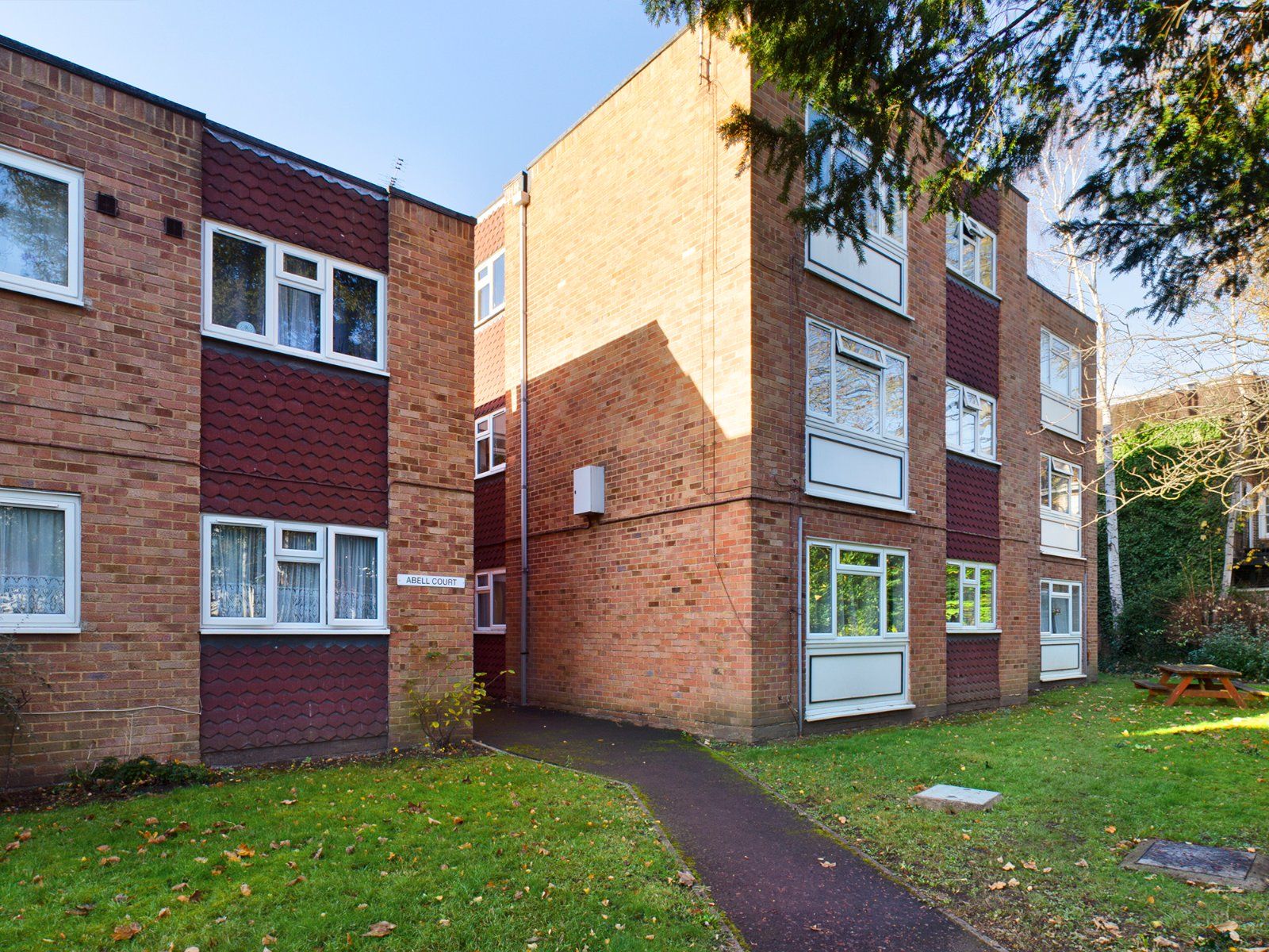 1 bed flat for sale in Abell Court, Brighton Road, Addlestone, Surrey