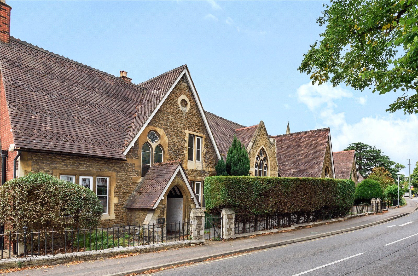 3 bed end terrace house for sale in Esher Green, Esher KT10 Zoopla