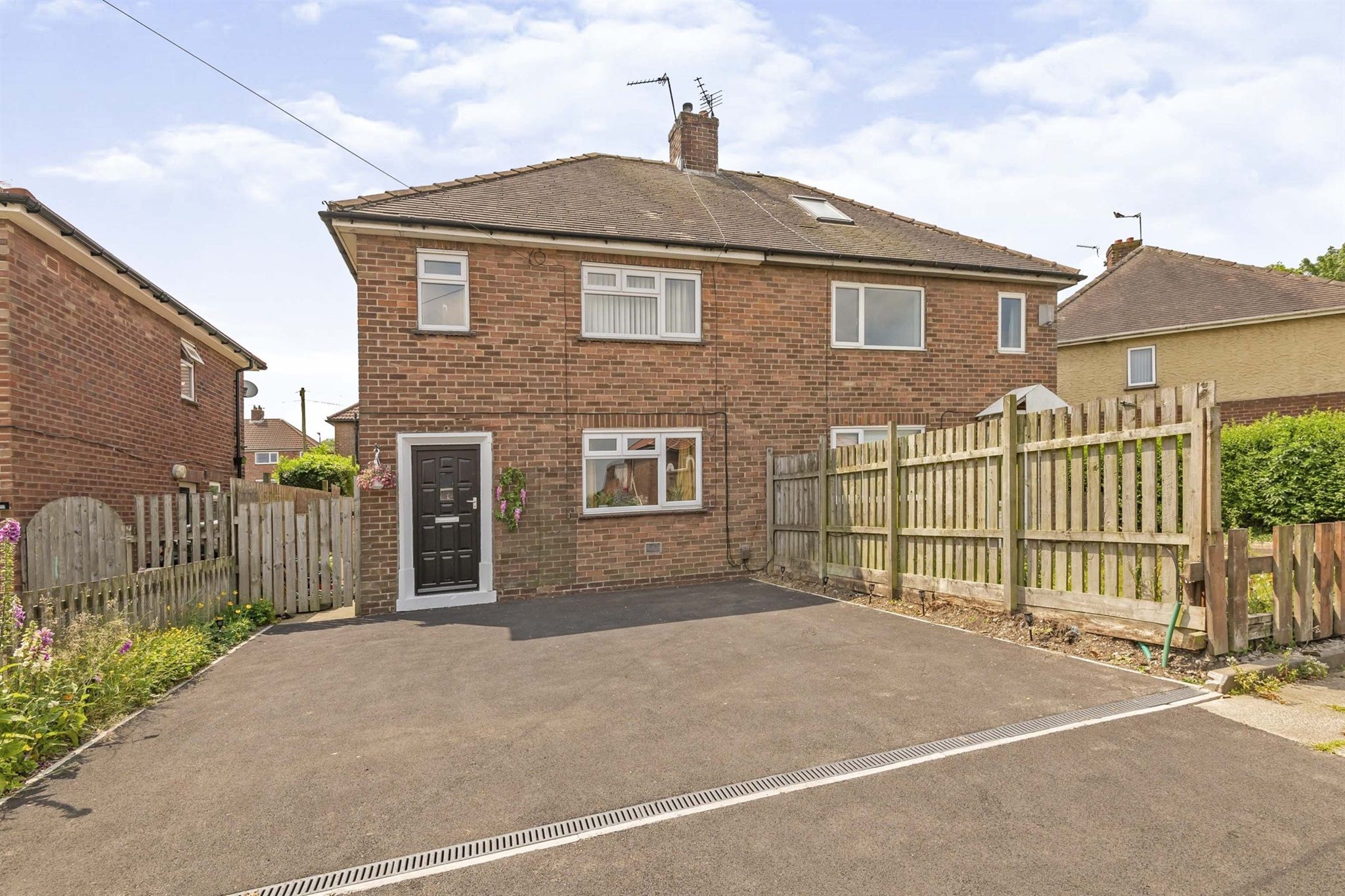 3 Bed Semi detached House For Sale In Malham Road Brighouse HD6 Zoopla 3 Bed Semi detached House For Sale In Malham Road Brighouse HD6 Zoopla