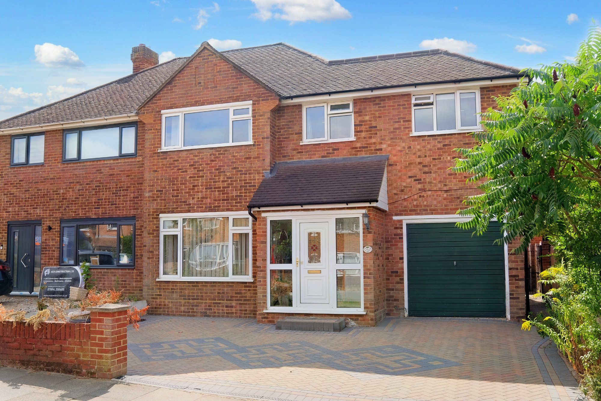 4 bed semidetached house for sale in Ridgeway Crescent Gardens