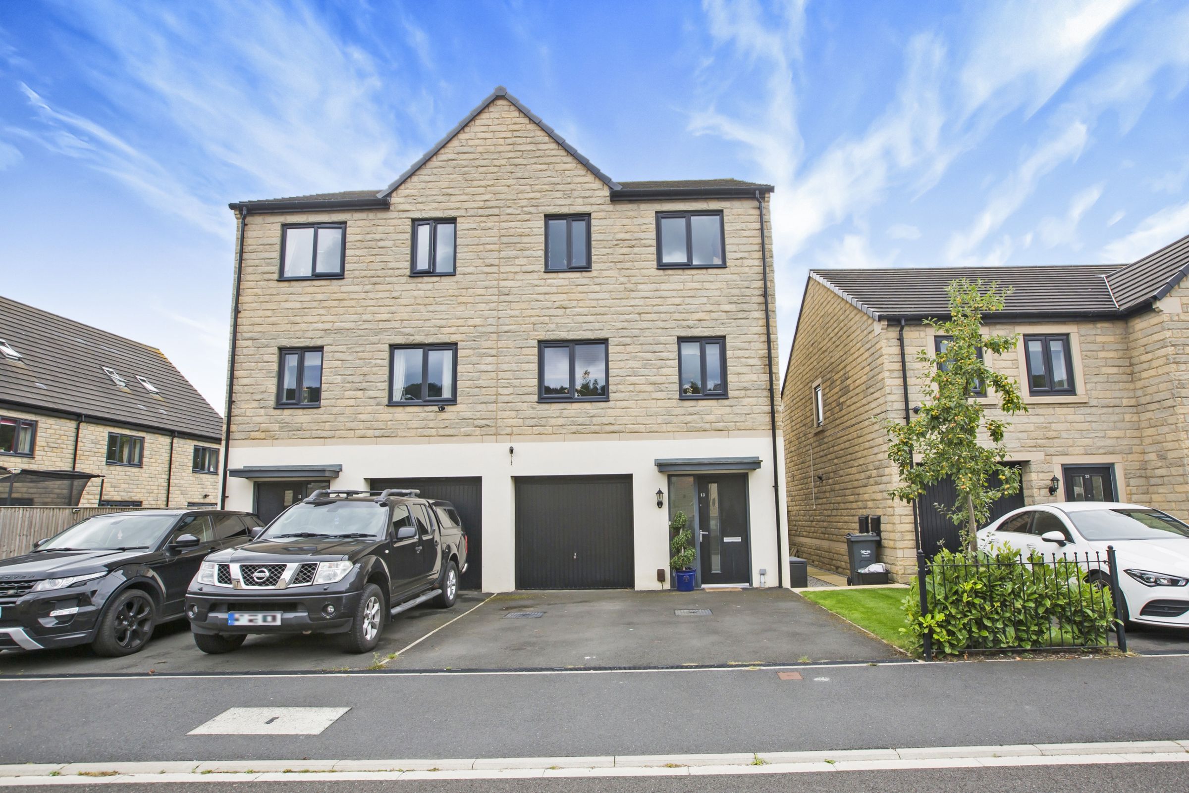 4 bed semidetached house for sale in Beck Road, Sowerby Bridge, West