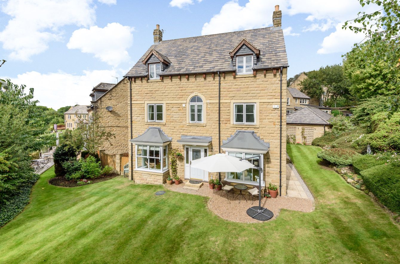 5 bed detached house for sale in Thurlestone Court, East Morton