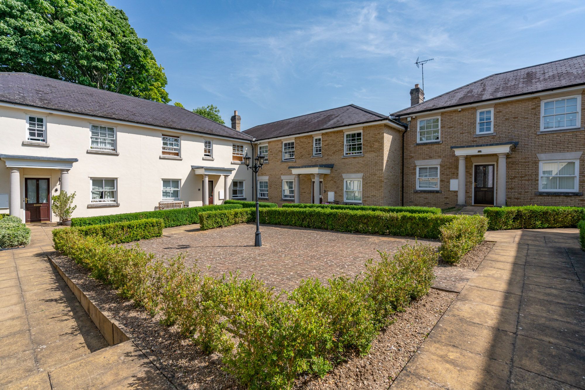 2 bed flat for sale in Highfield House, Queensway, Hemel Hempstead