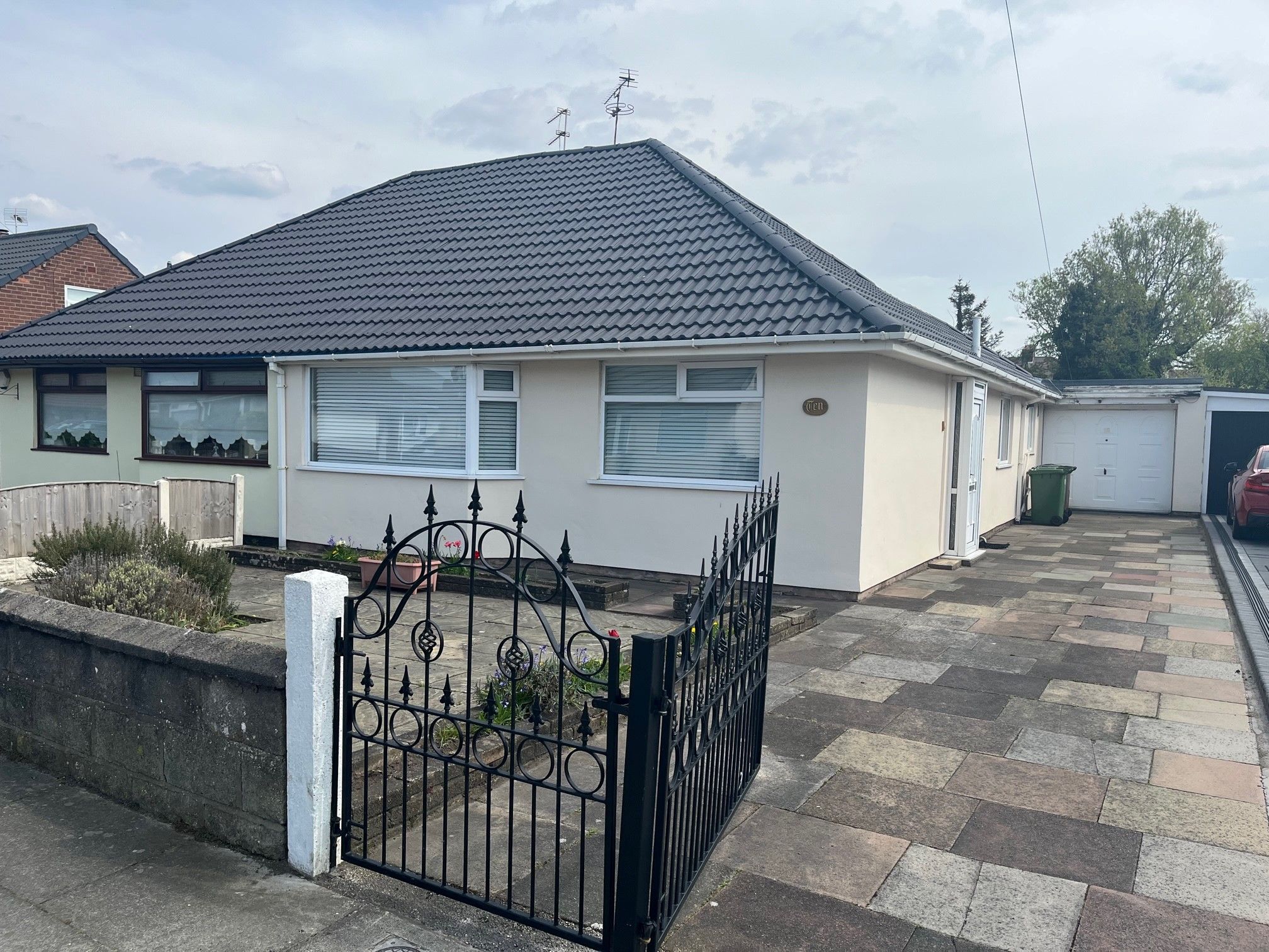 2 bed semidetached bungalow for sale in Lancing Drive, Aintree