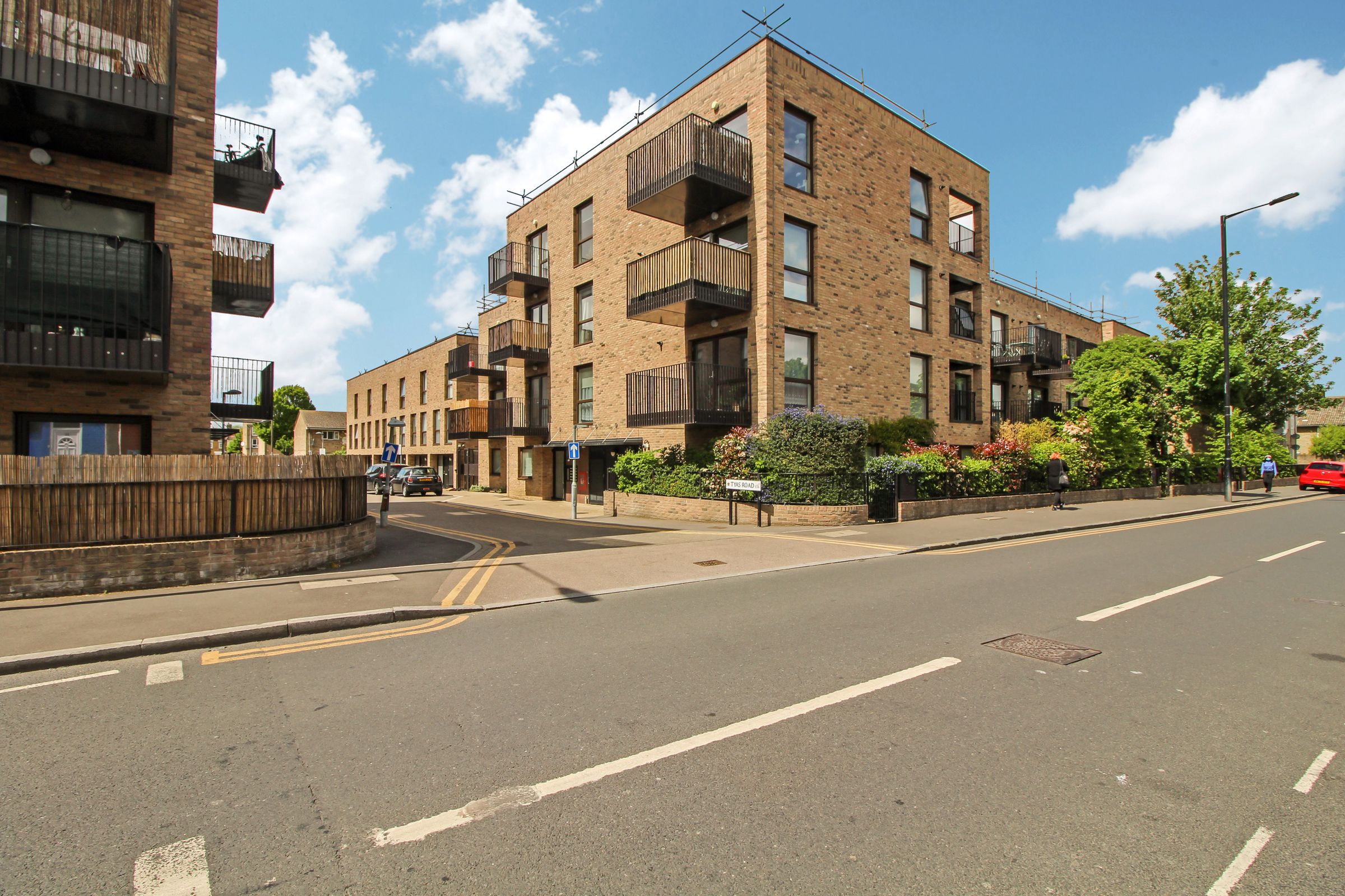 1 bed flat for sale in Cristie Court, Canning Town, London E16 Zoopla