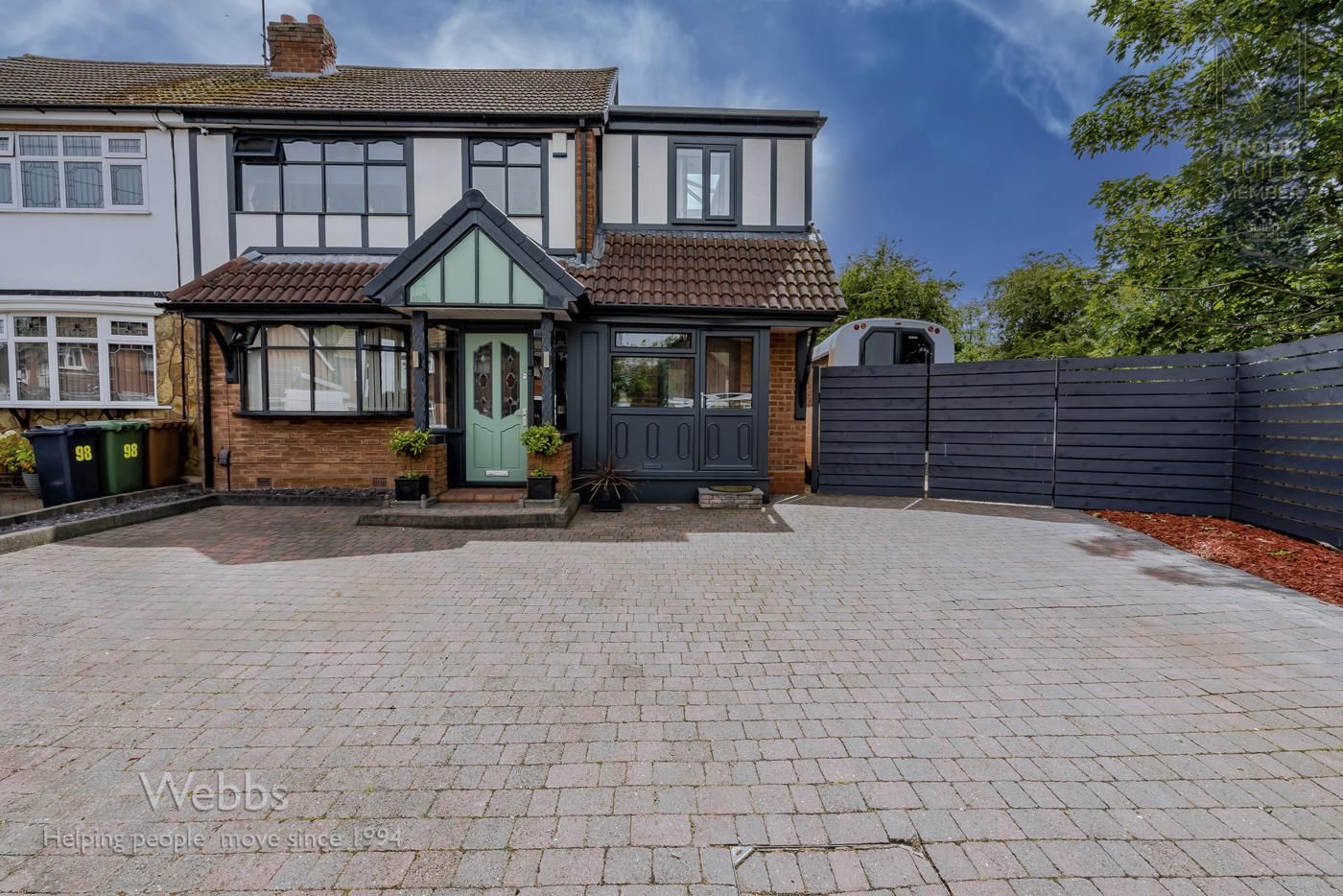 4 bed semidetached house for sale in Sandringham Avenue, Willenhall