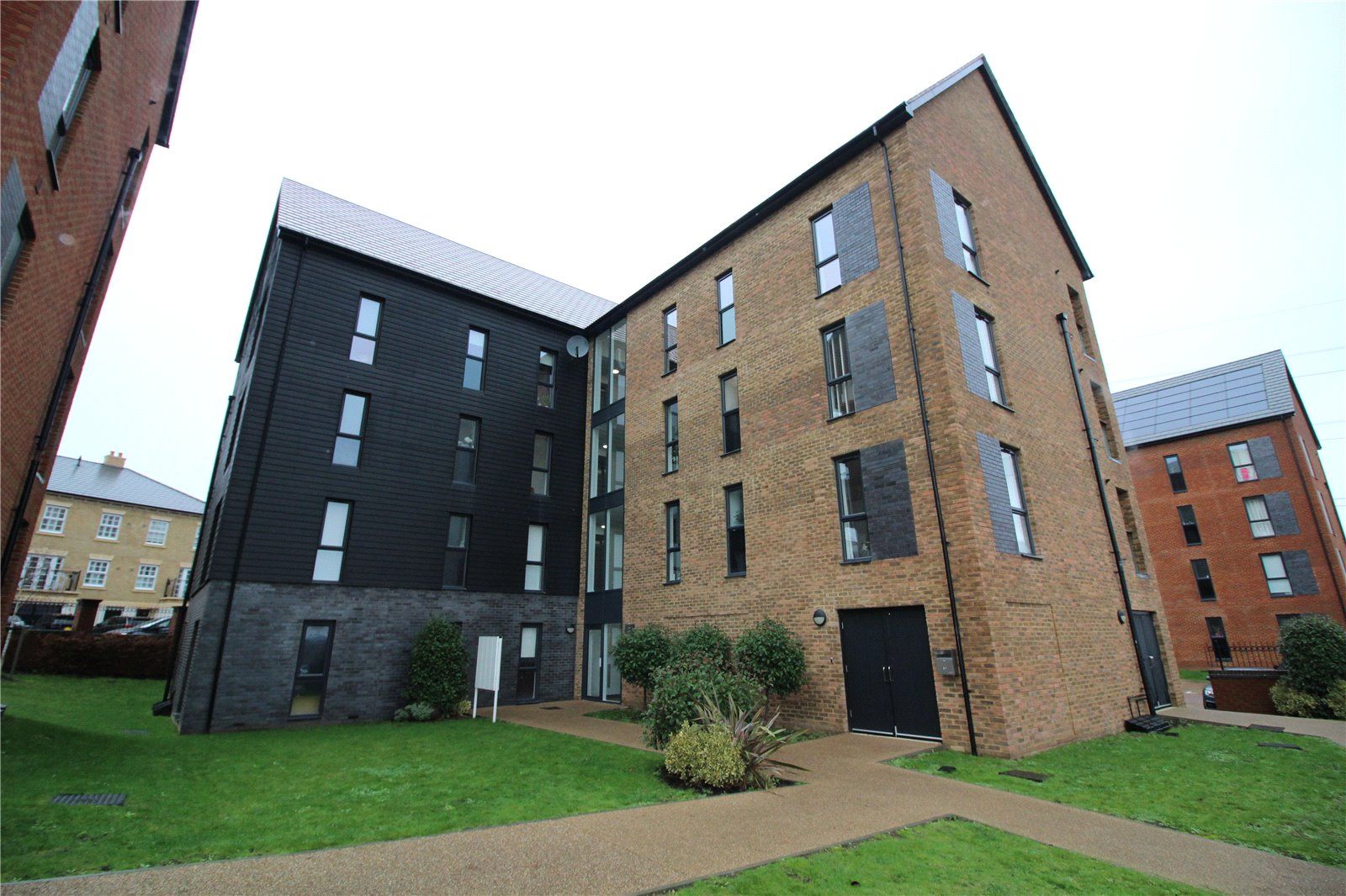 2 bed flat to rent in Mortimer Square, Weldon, Ebbsfleet Valley