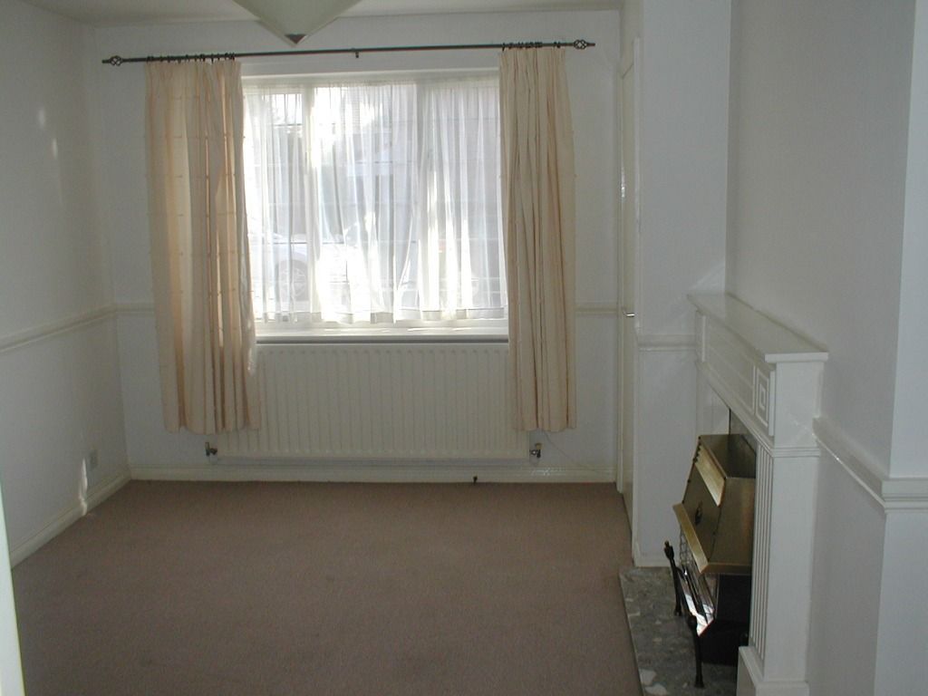 2 bed semidetached house to rent in Marleigh Road, BidfordOnAvon B50