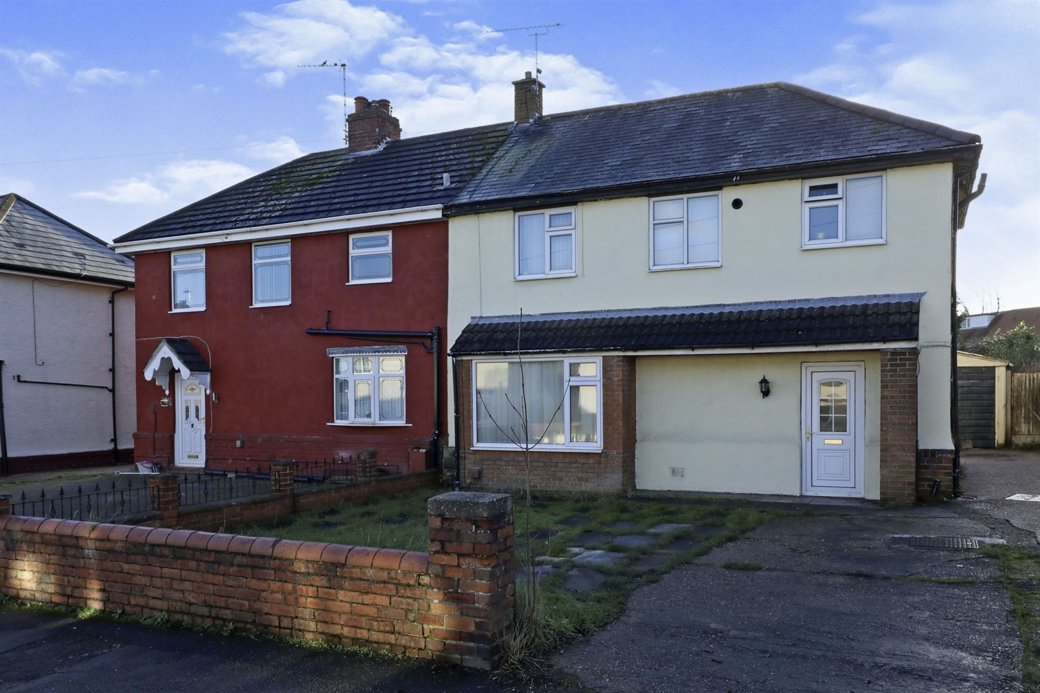 3 bed semidetached house for sale in Markham Road, Langold, Worksop
