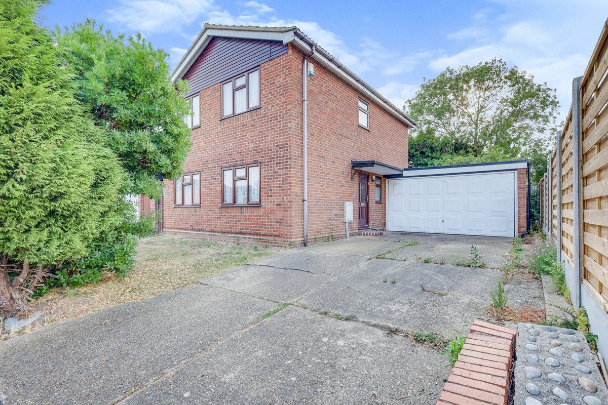 4 bed detached house for sale in Kendal Way, LeighOnSea SS9 Zoopla