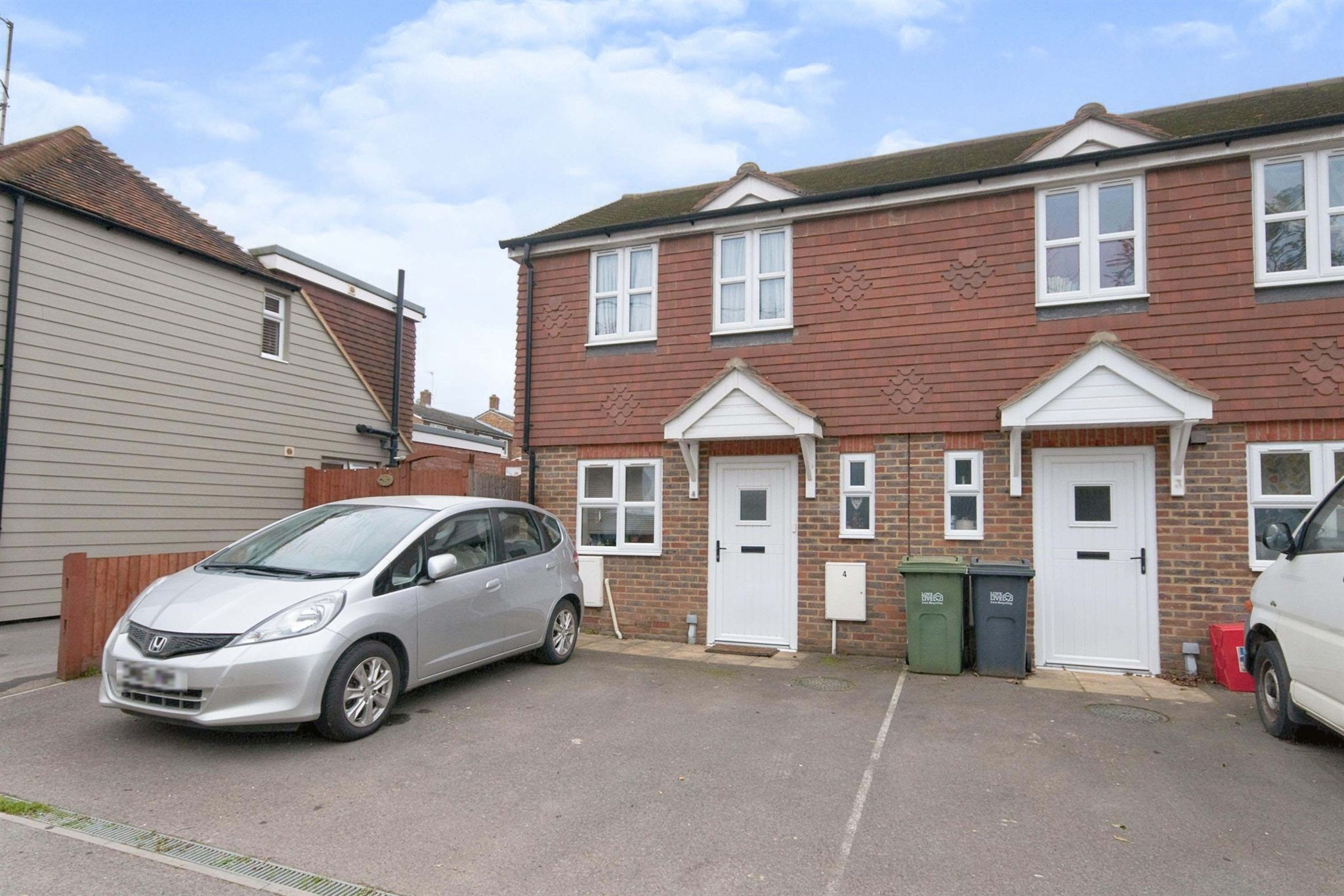2 bed end terrace house for sale in Upper Horsebridge, Hailsham BN27