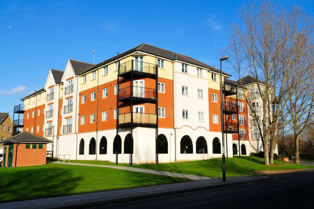 2 bed flat to rent in Pettacre Close, West Thamesmead SE28 Zoopla