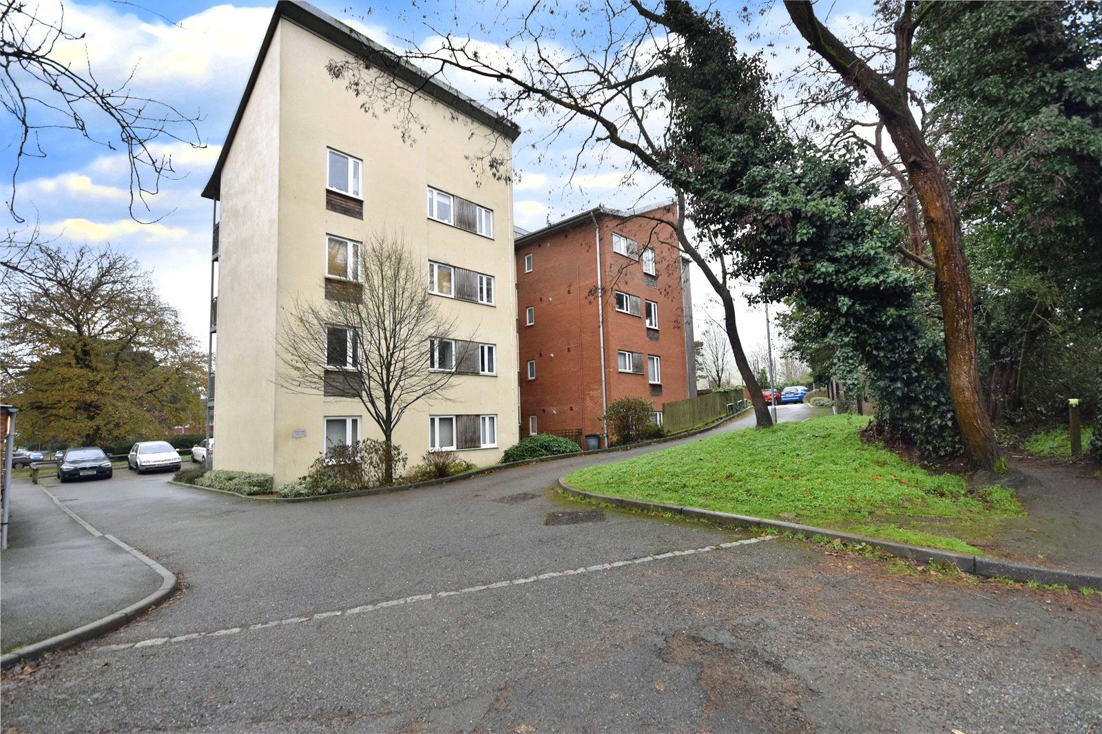 2 bed flat for sale in The Cedars, Reigate, Surrey RH2 Zoopla