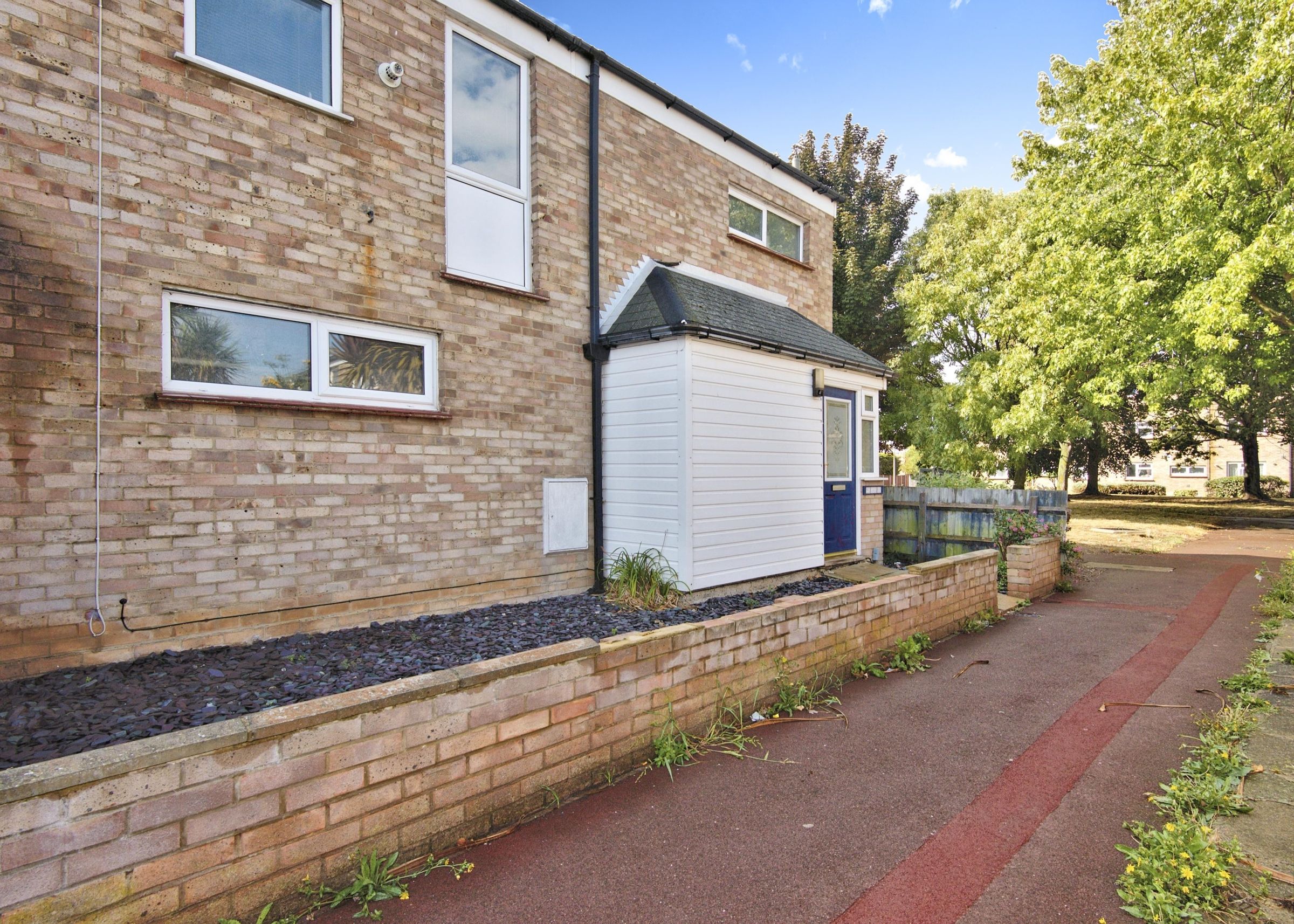 3 bed end terrace house for sale in Eagle Way, Shoeburyness, Southend